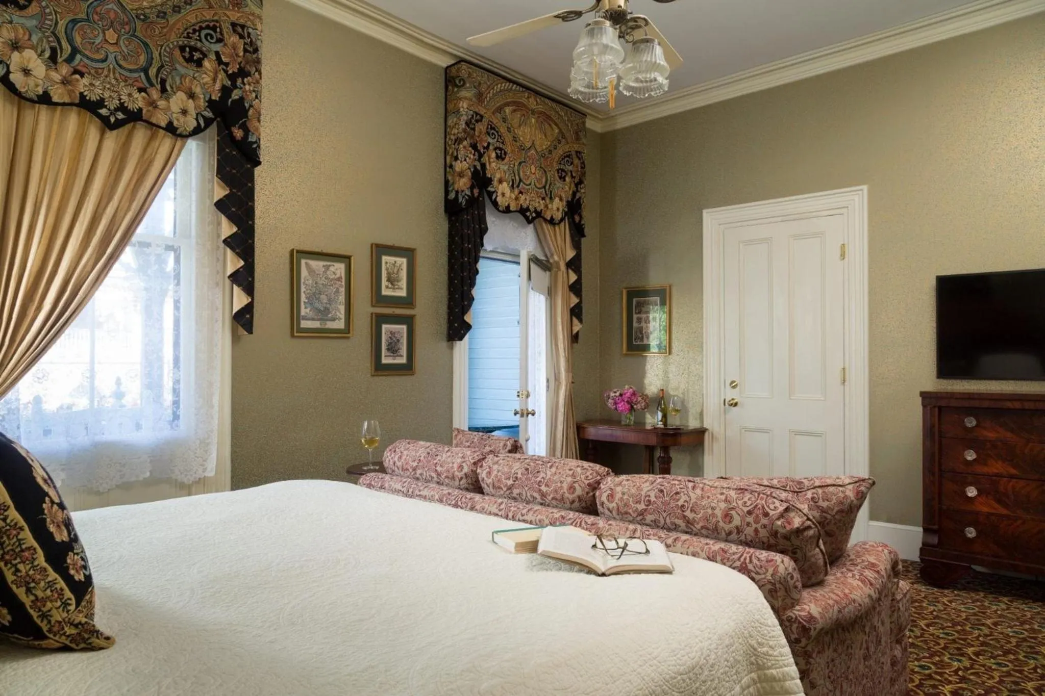 Bed in The Queen Victoria