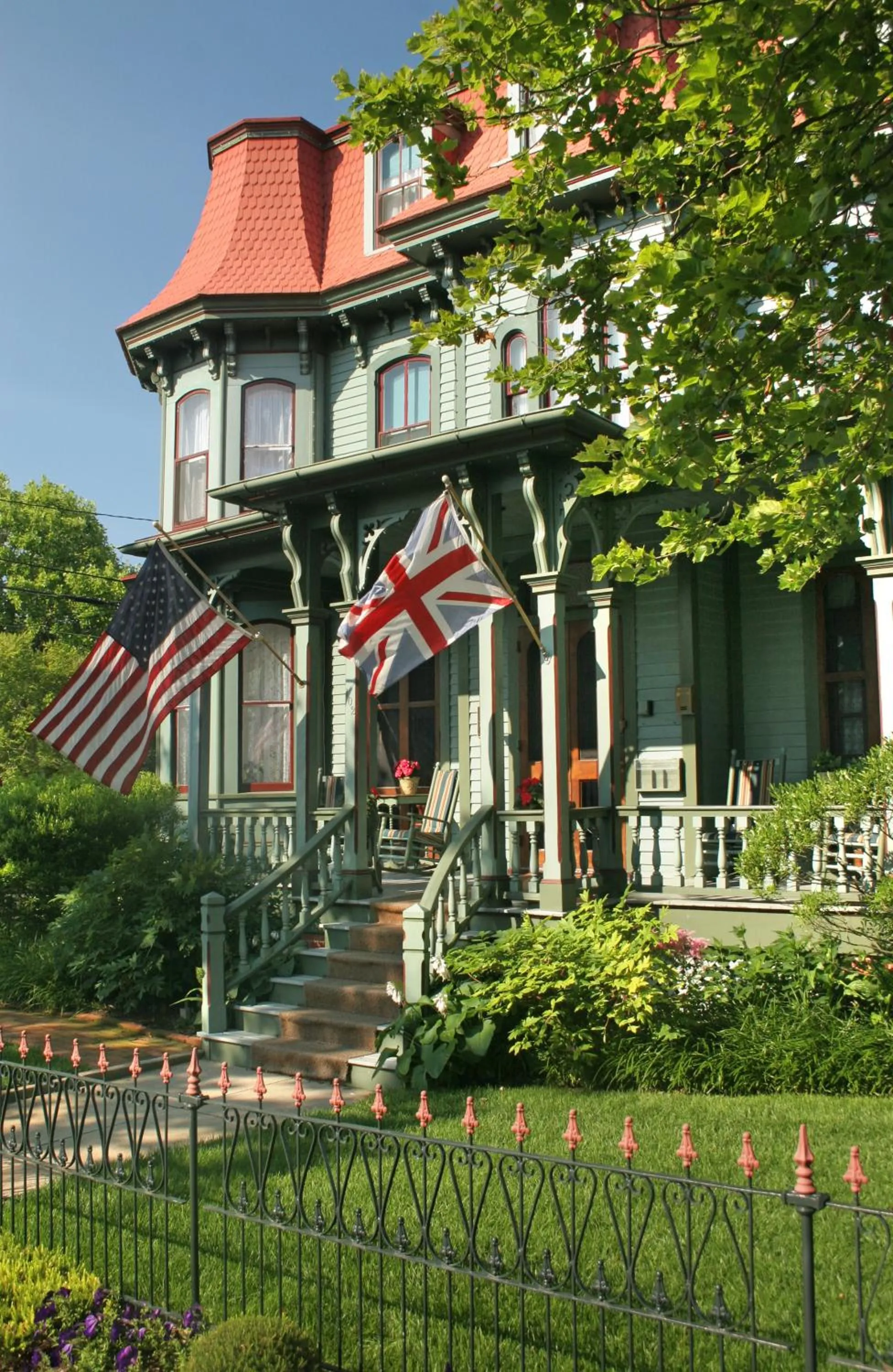 Property building in The Queen Victoria
