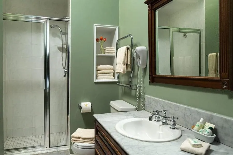 Property building in The Queen Victoria