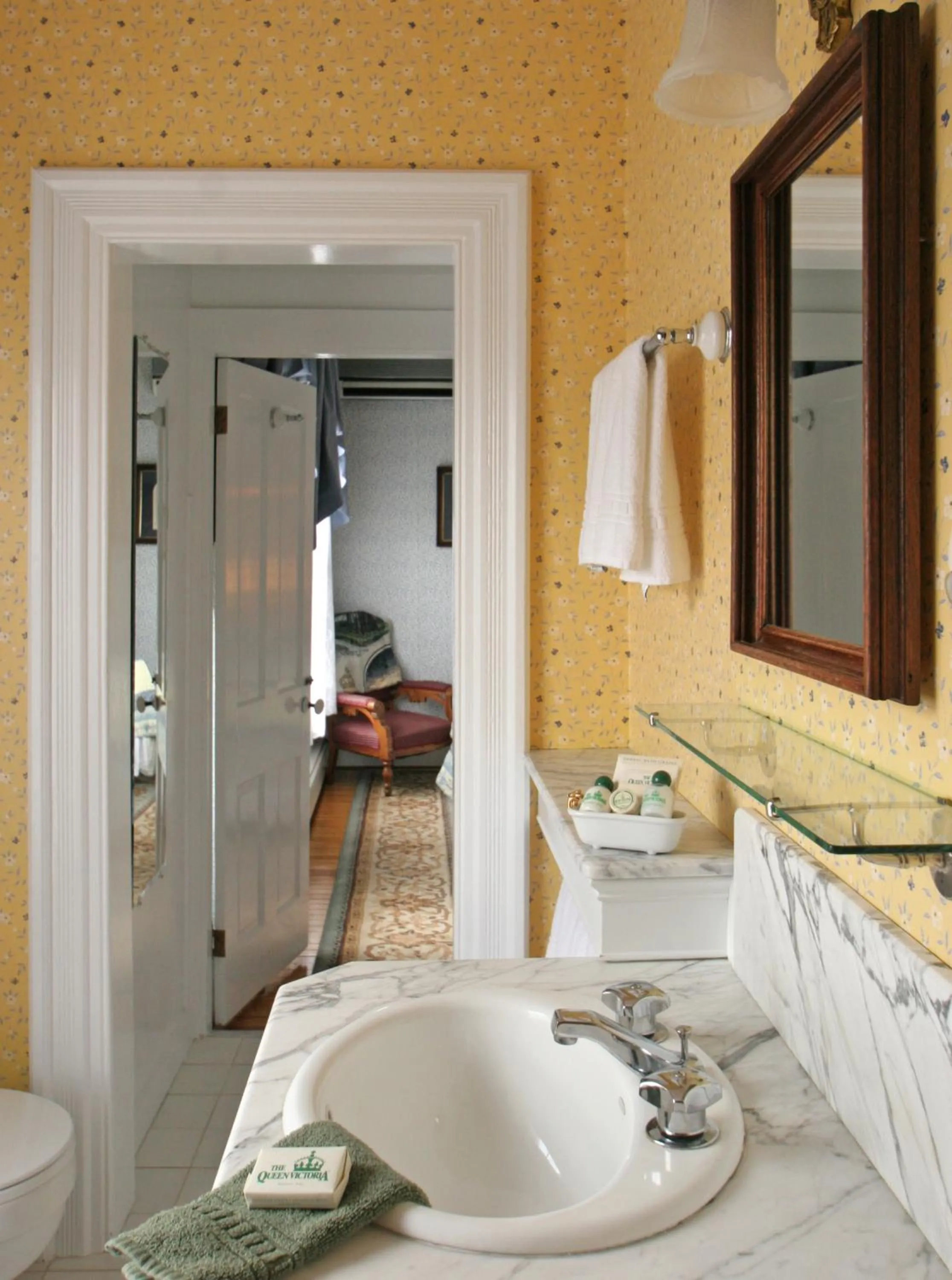 Bathroom in The Queen Victoria