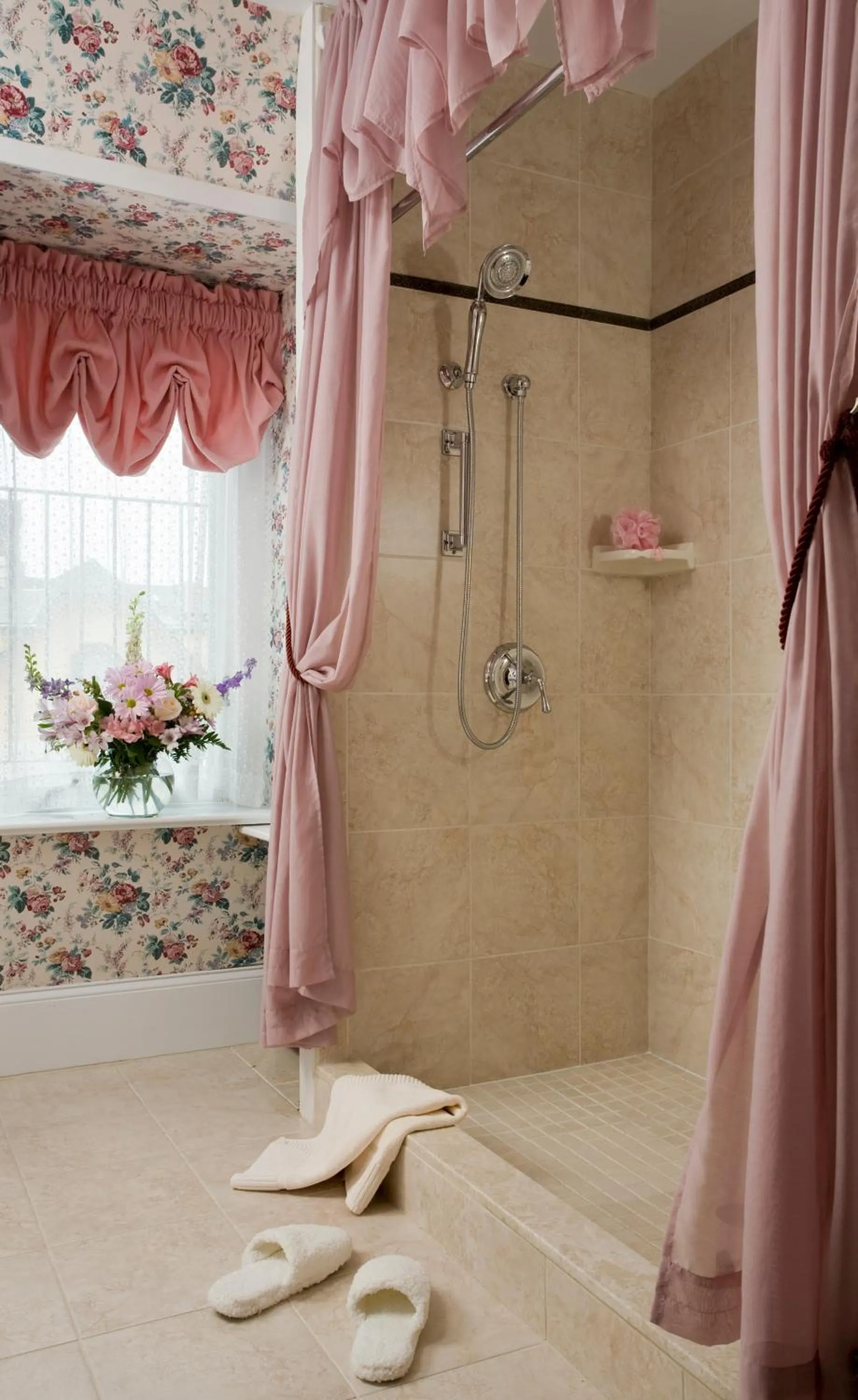 Bathroom in The Queen Victoria