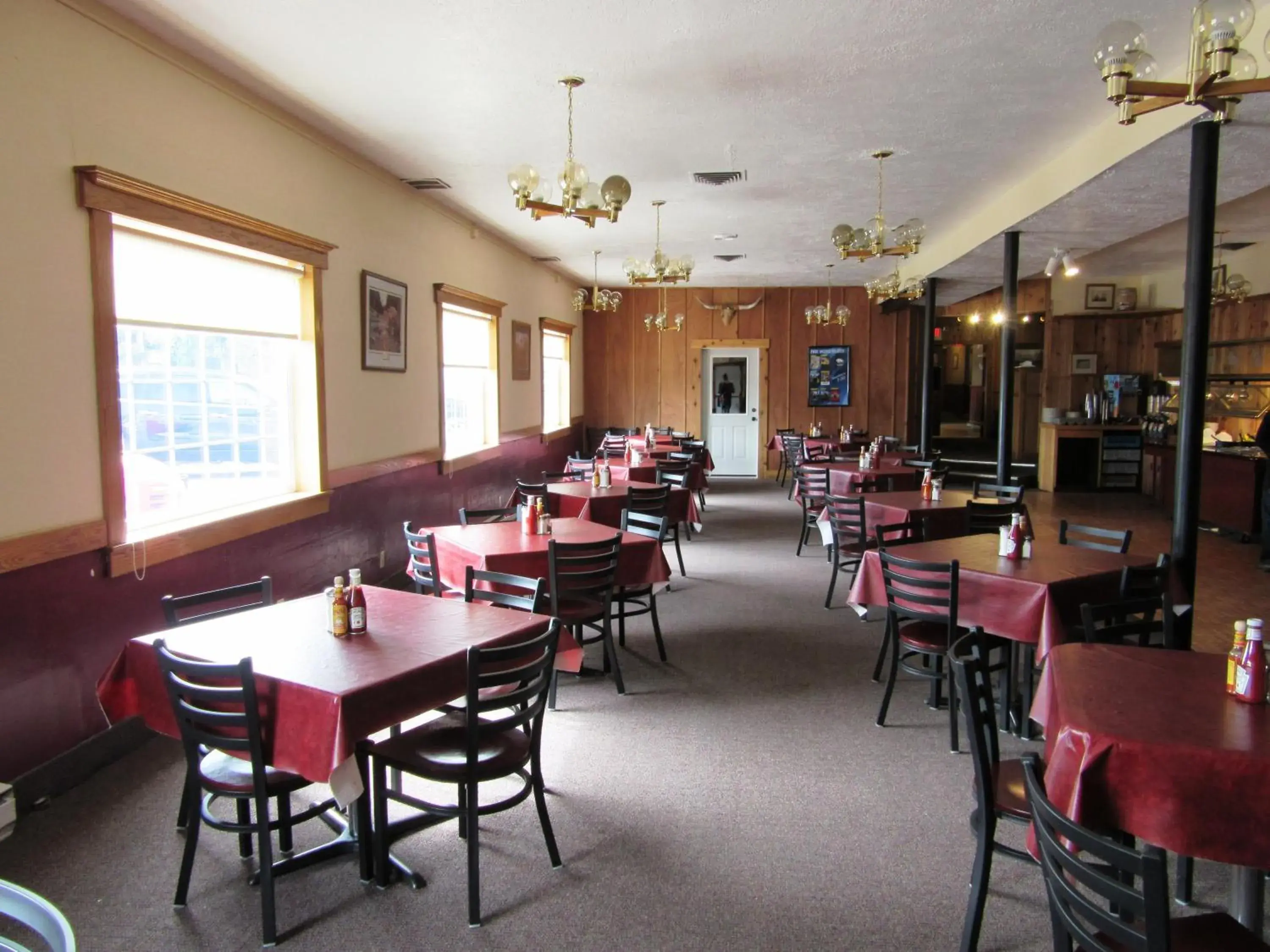 Restaurant/places to eat in White Buffalo Hotel Restaurant/places to eat in White Buffalo Hotel