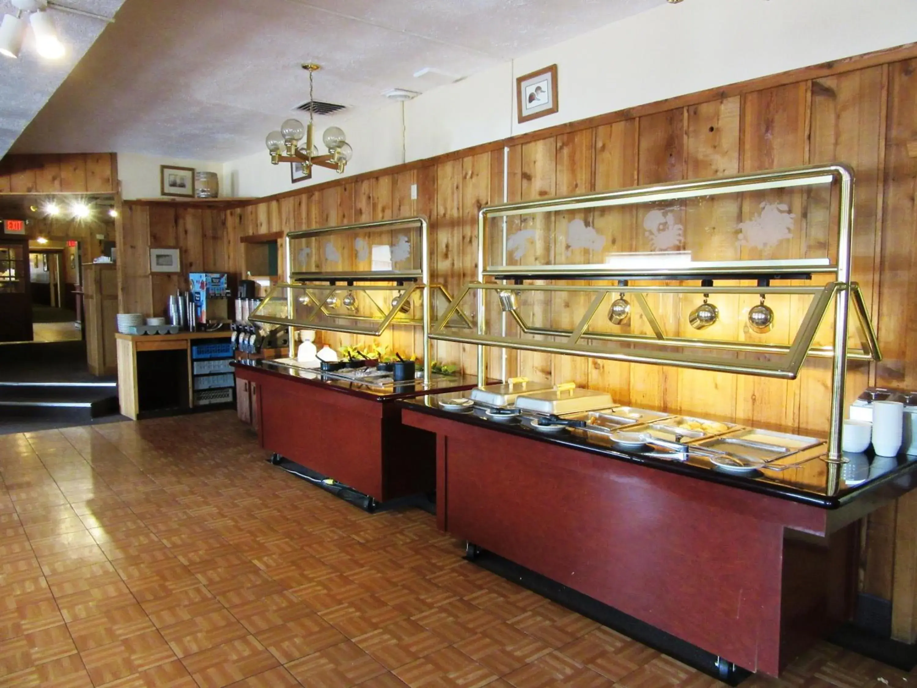 Restaurant/places to eat in White Buffalo Hotel Restaurant/places to eat in White Buffalo Hotel