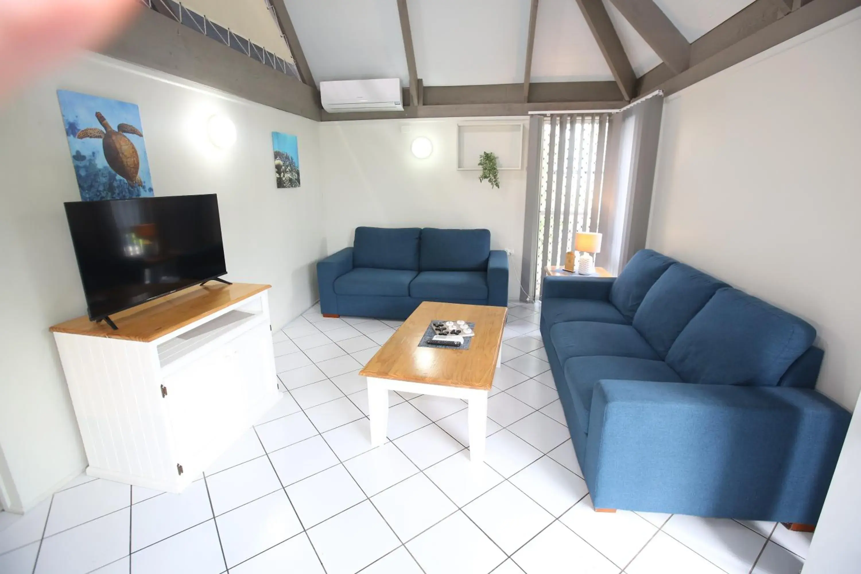 Living room in Kellys Beach Resort Living room in Kellys Beach Resort