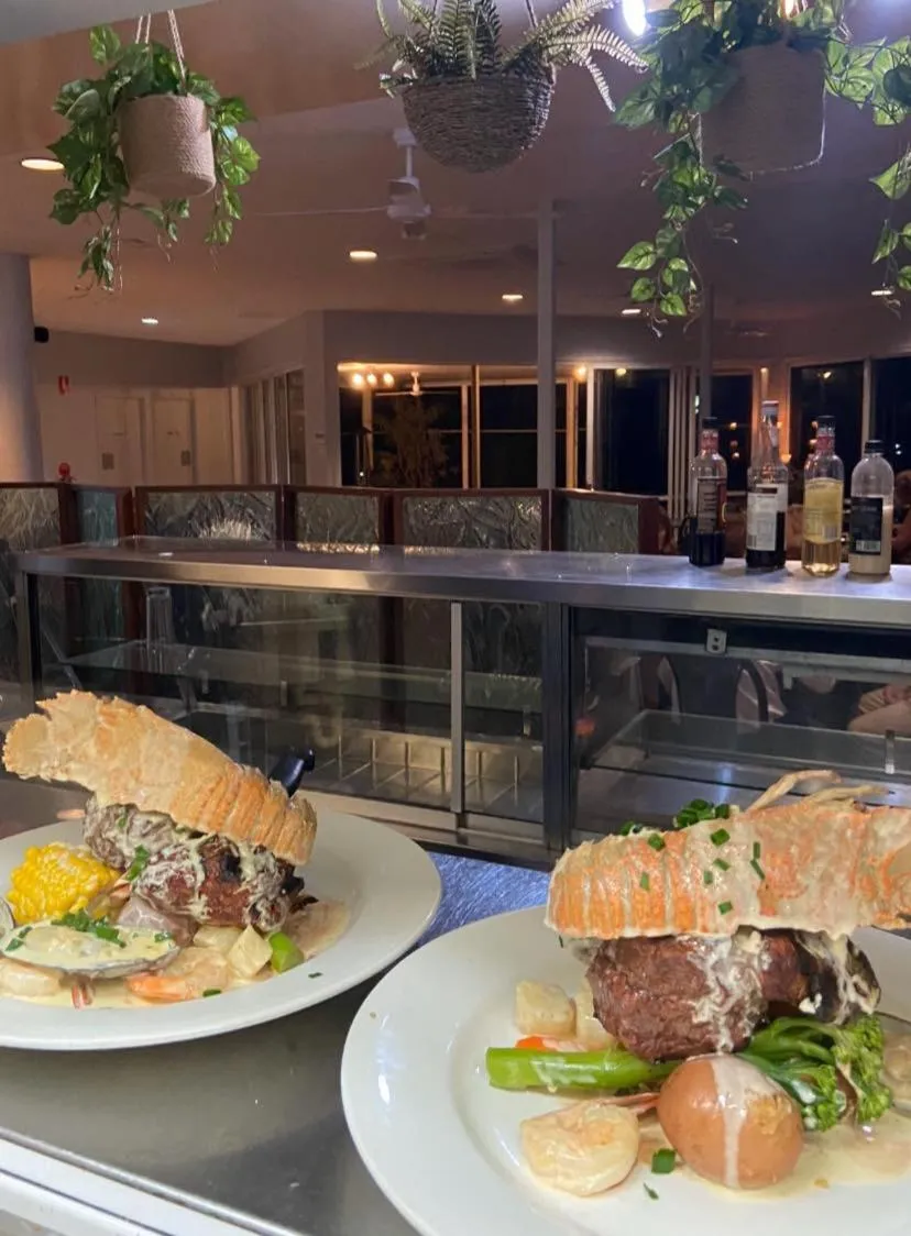 Restaurant/places to eat in Kellys Beach Resort