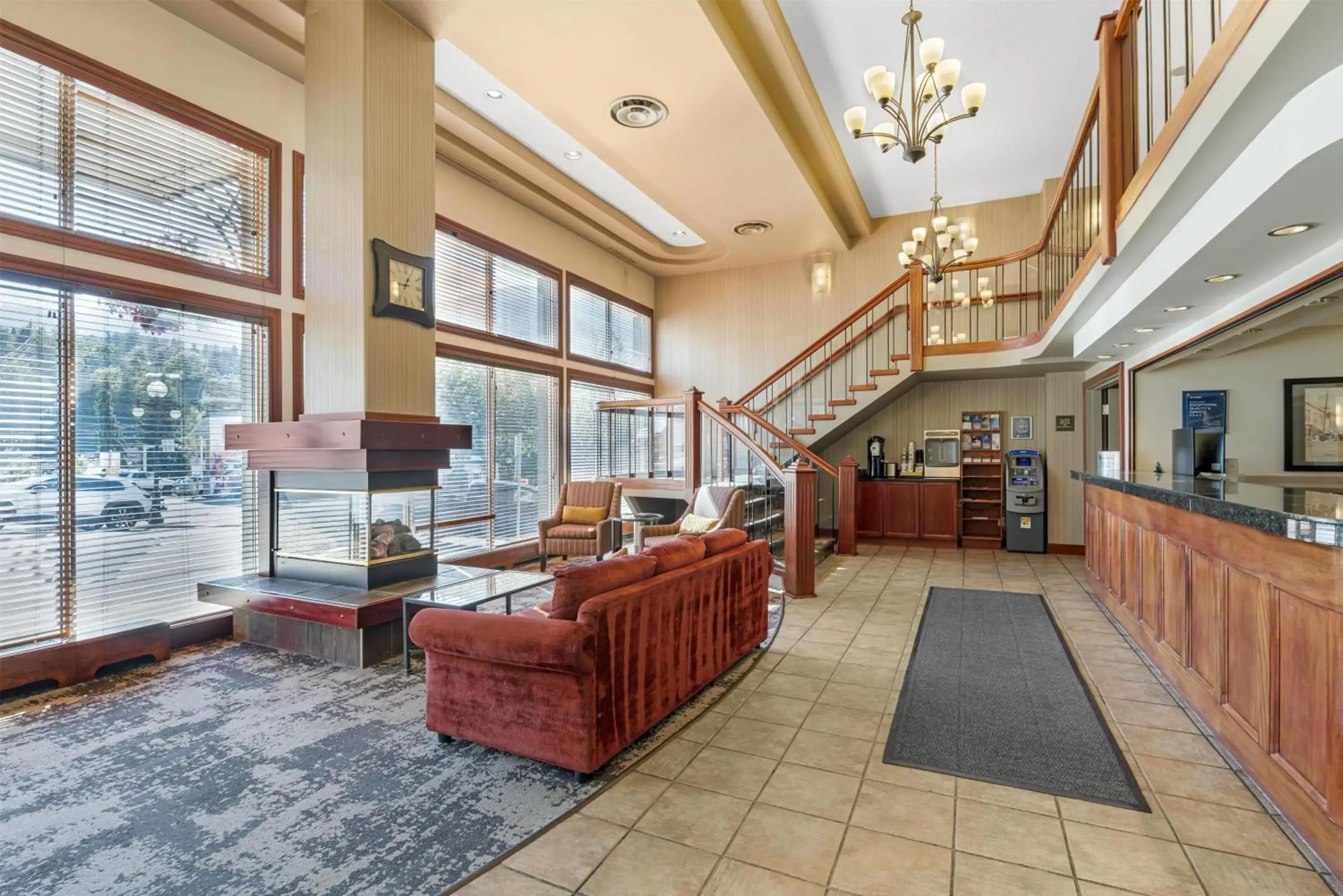 Lobby or reception in Best Western Plus Baker Street Inn Lobby or reception in Best Western Plus Baker Street Inn