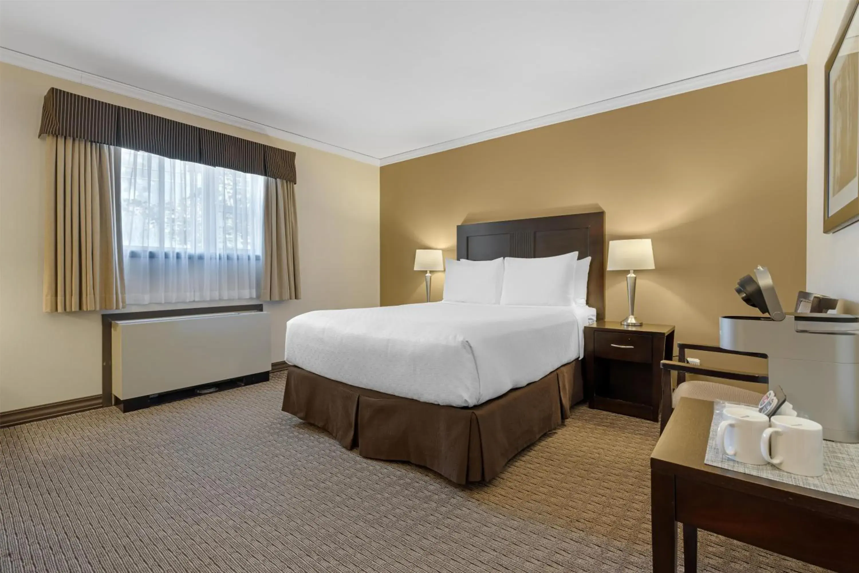 Bedroom, Bed in Best Western Plus Baker Street Inn Bedroom, Bed in Best Western Plus Baker Street Inn