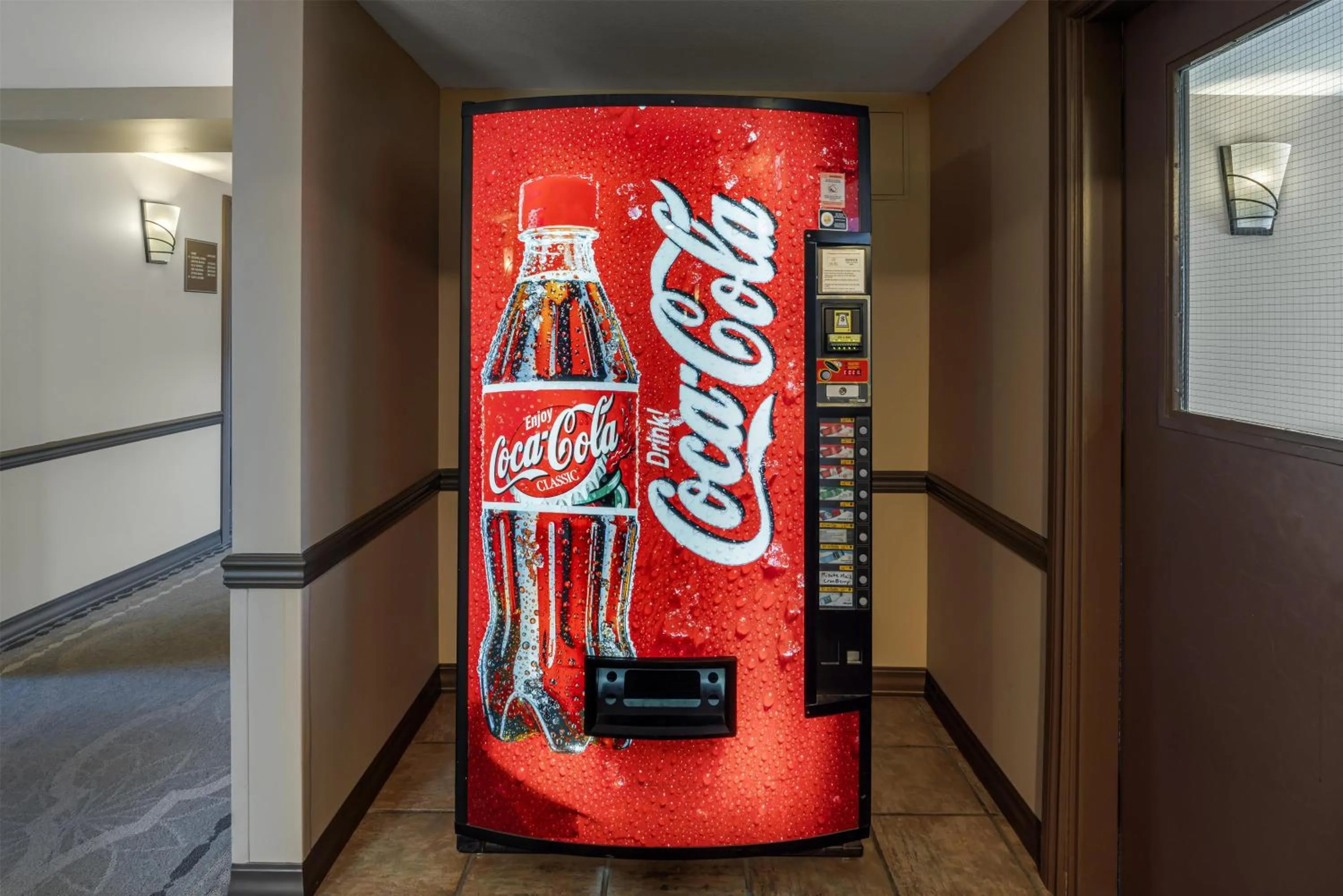 Property building in Best Western Plus Baker Street Inn