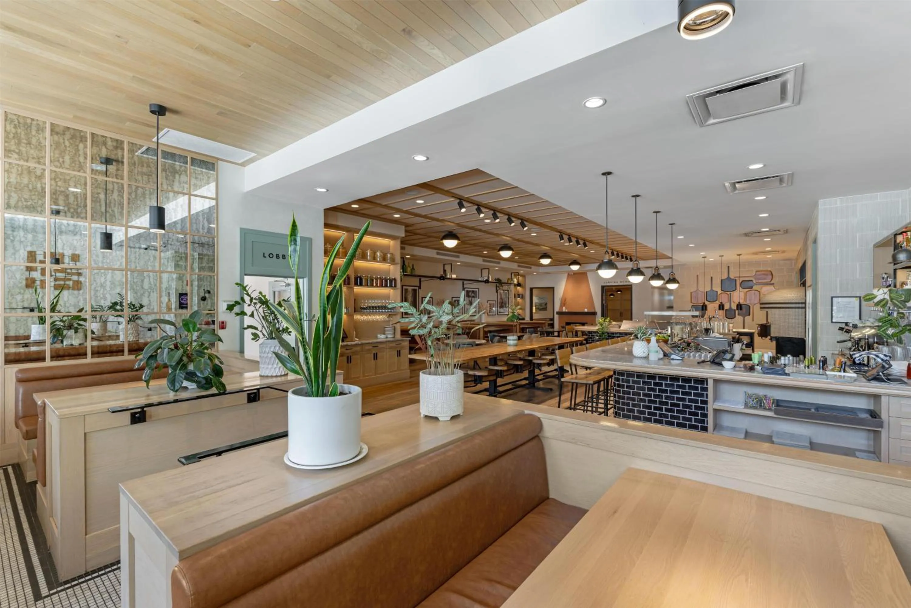 Restaurant/places to eat in Best Western Plus Baker Street Inn