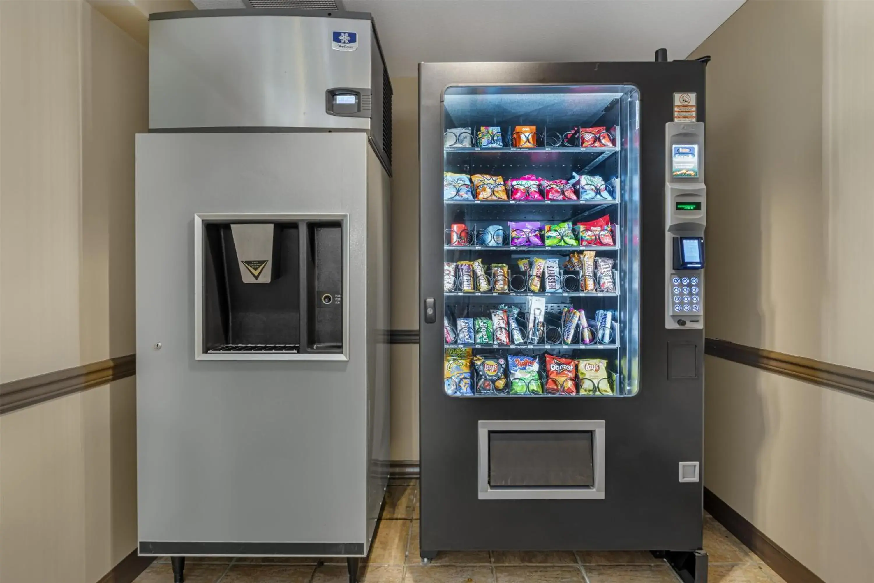 Property building in Best Western Plus Baker Street Inn Property building in Best Western Plus Baker Street Inn