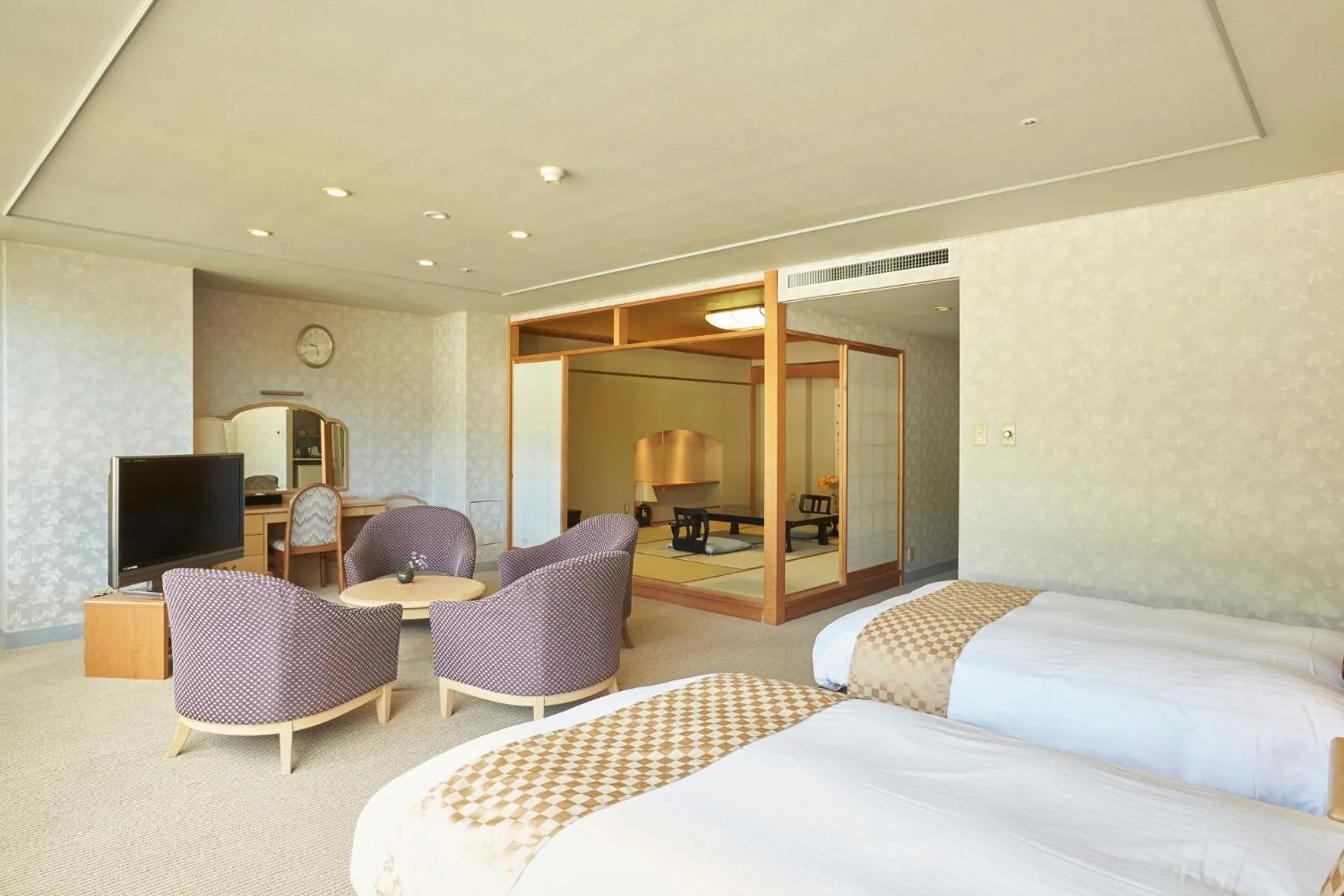 Photo of the whole room, Bed in Kinugawa Onsen Sanraku