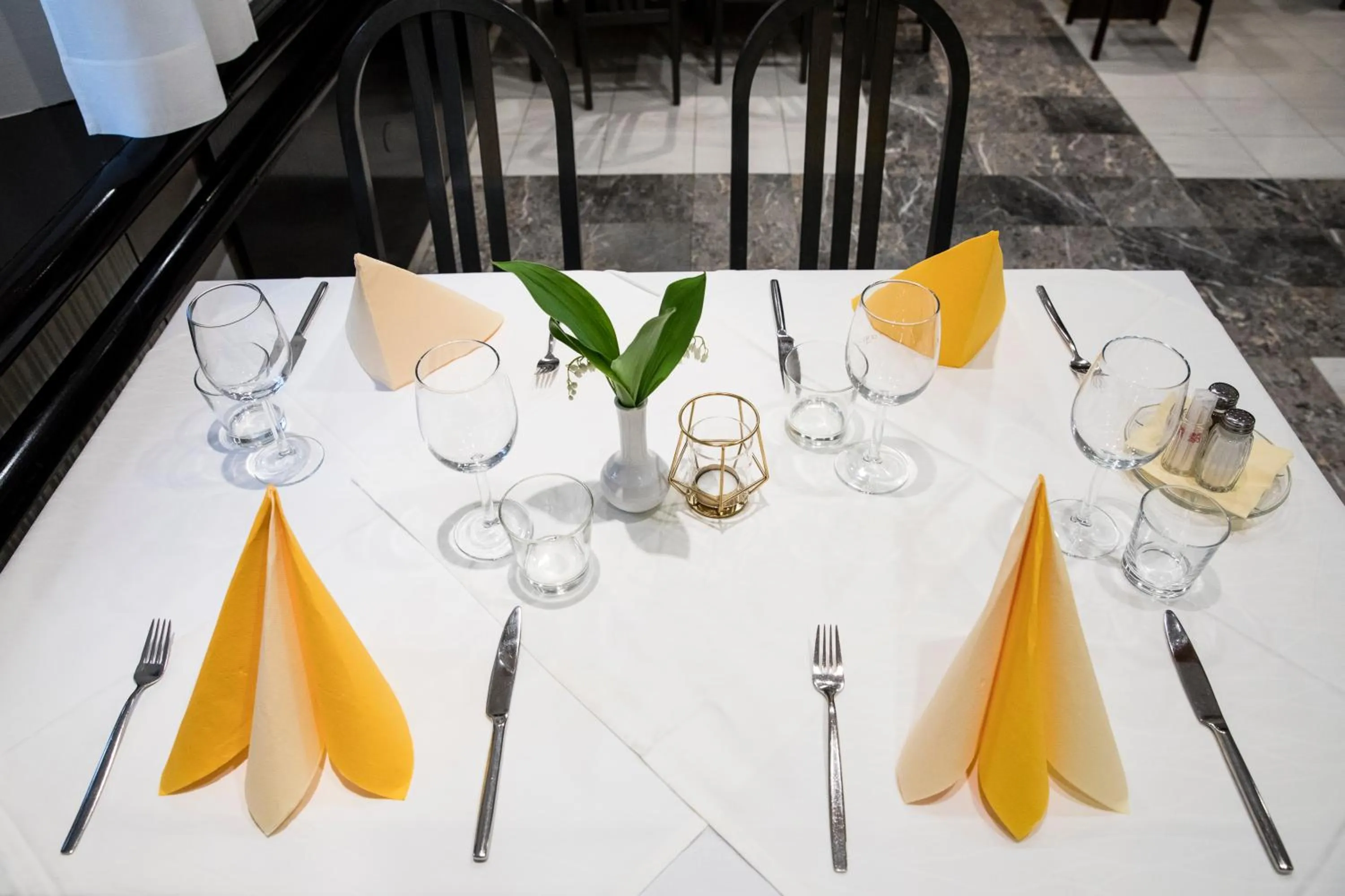 Restaurant/places to eat in Hotel Alp