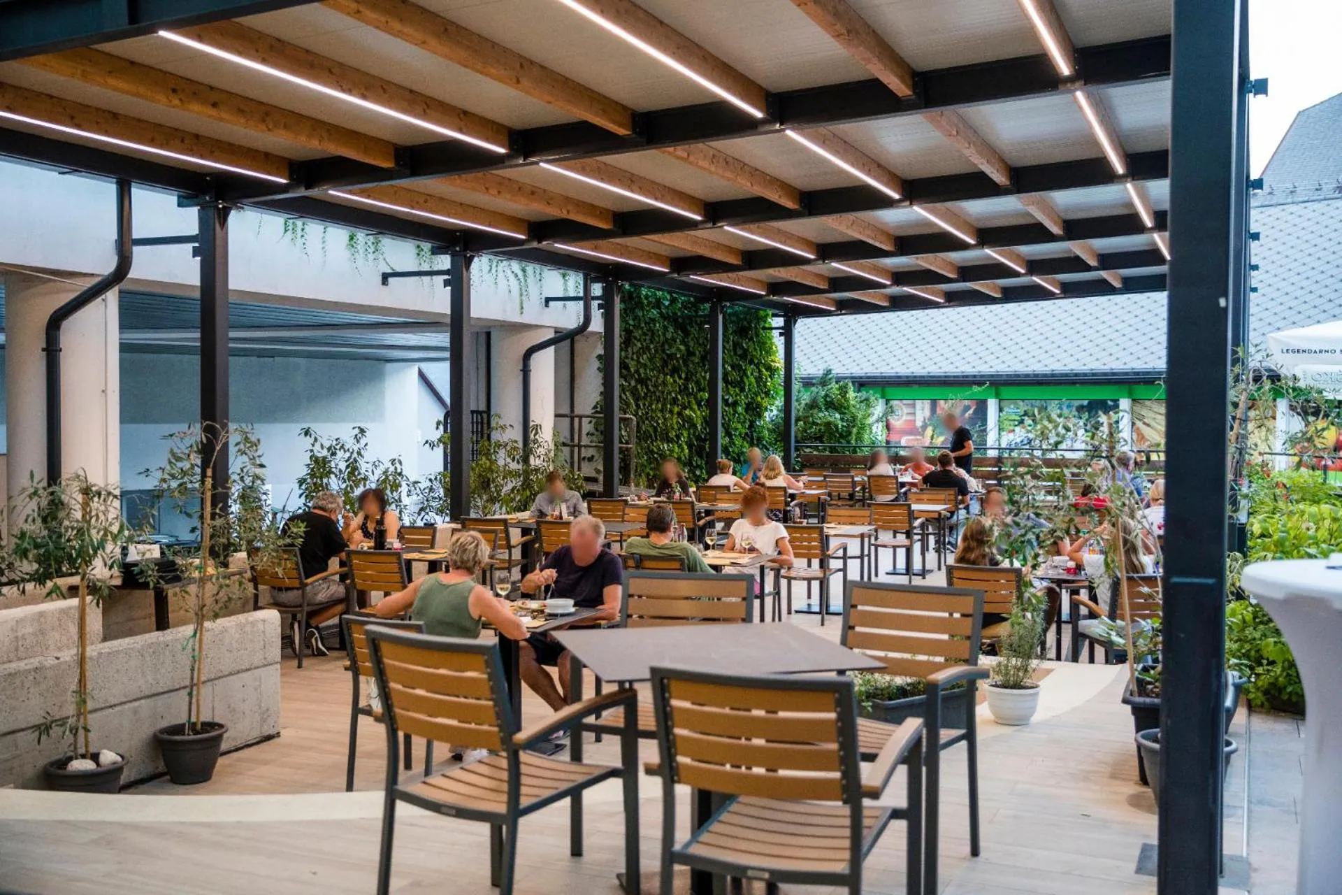 Restaurant/places to eat in Hotel Alp