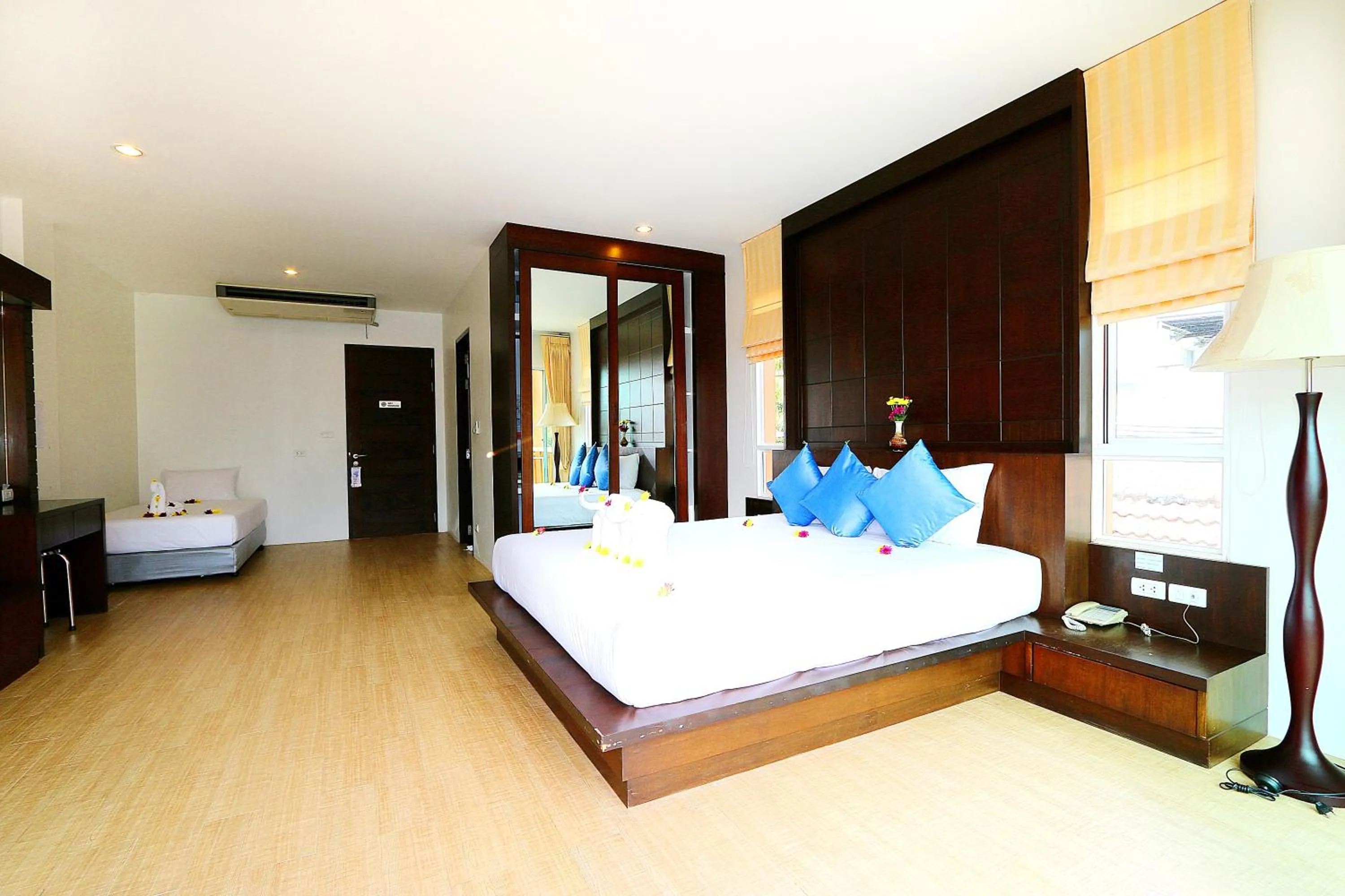 Photo of the whole room, Bed in Aonang Regent Hotel