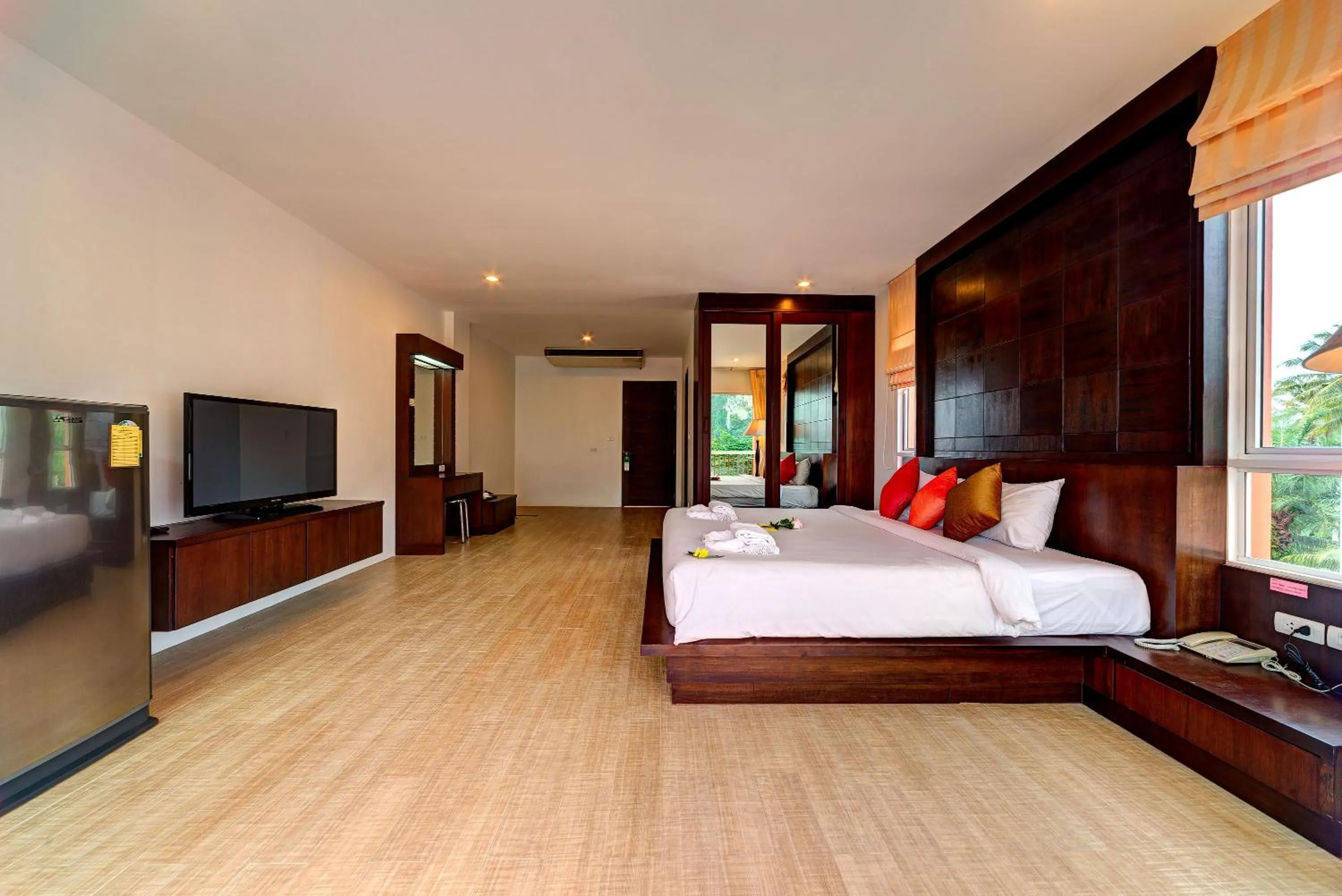 Photo of the whole room, Bed in Aonang Regent Hotel