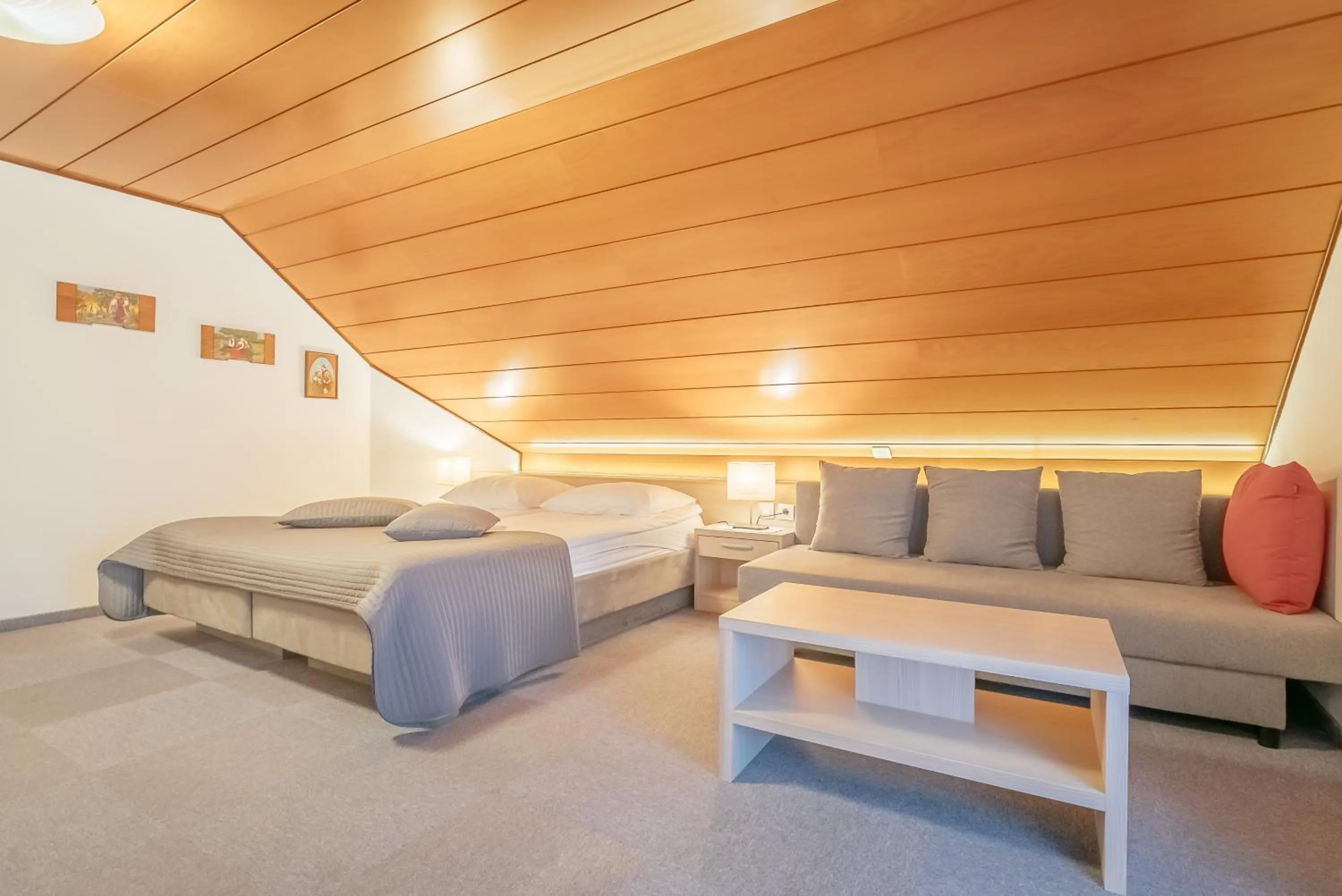 Bed in Garni Hotel Miklič