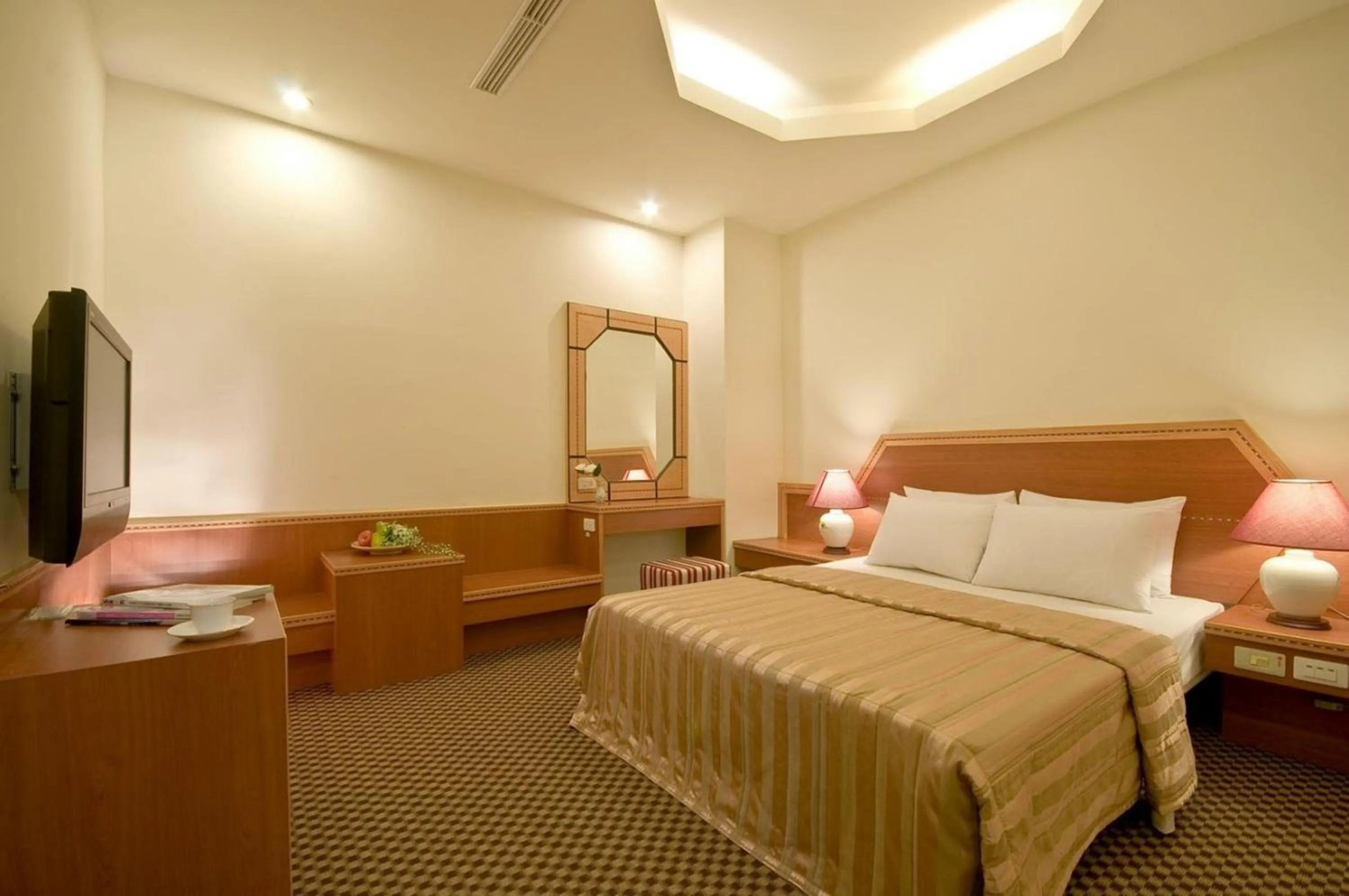 Photo of the whole room, Bed in Good Ground Hotel Tainan
