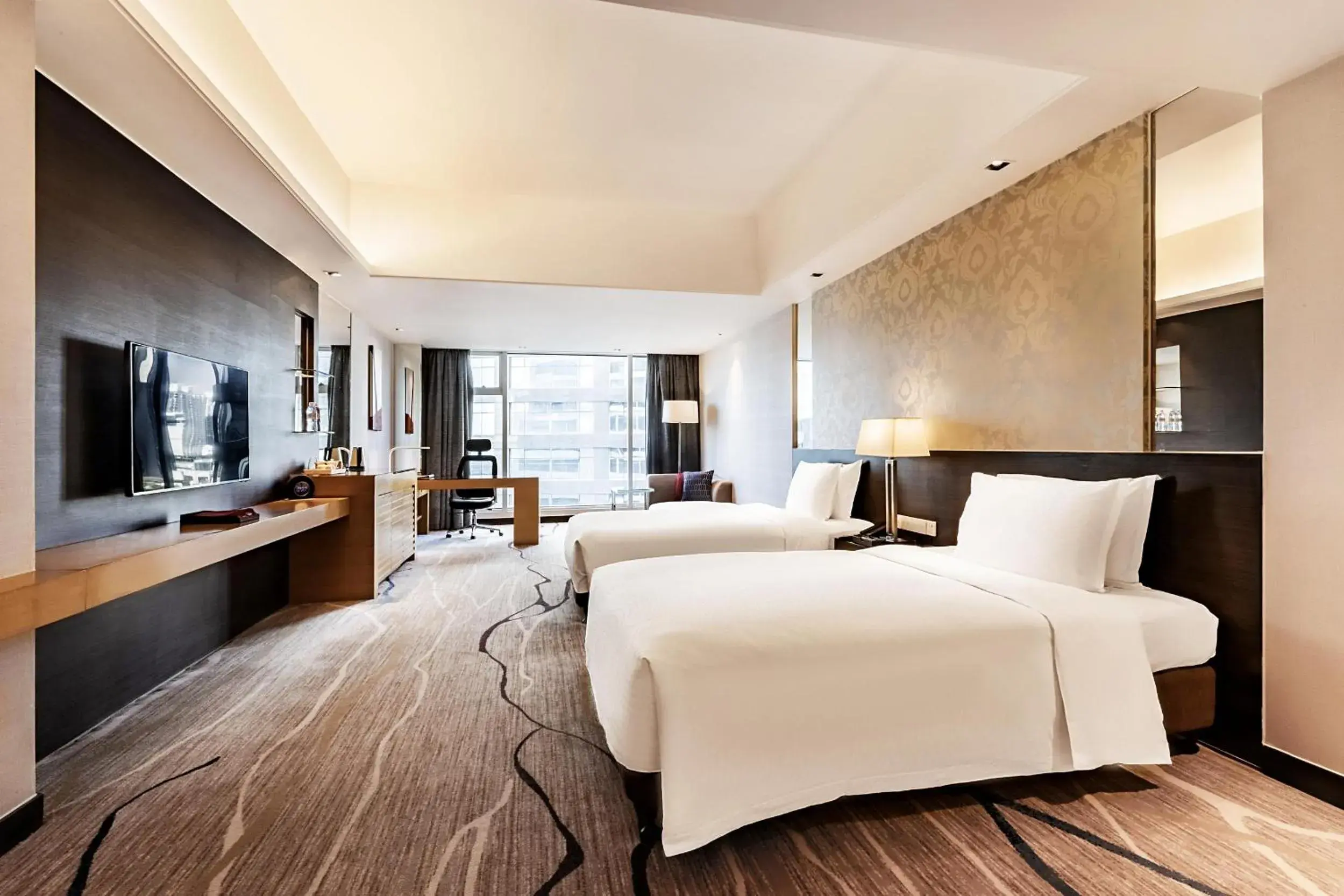 Communal lounge/ TV room, Bed in Swiss Grand Xiamen-Harbour View Communal lounge/ TV room, Bed in Swiss Grand Xiamen-Harbour View