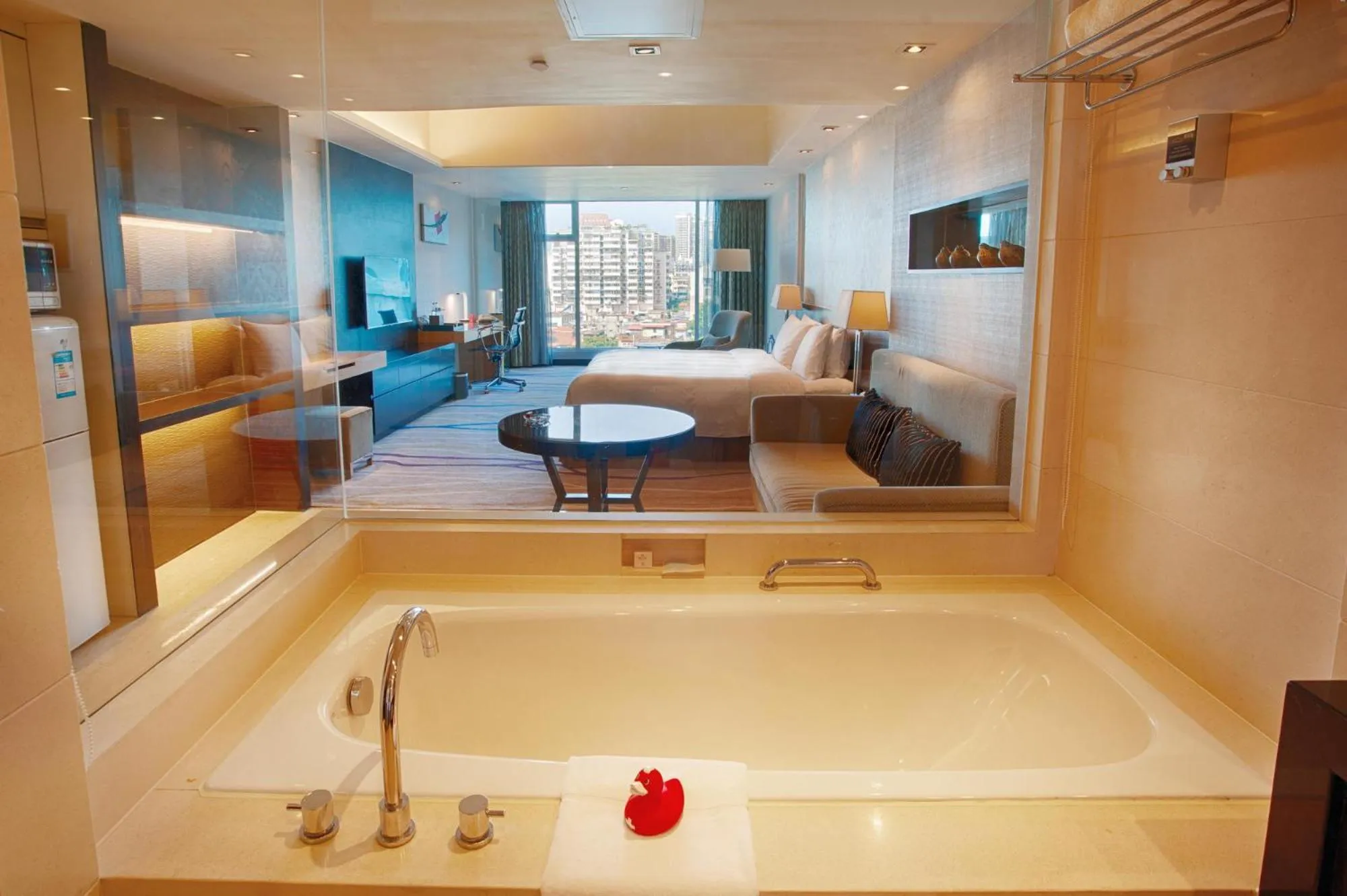 Photo of the whole room in Swiss Grand Xiamen