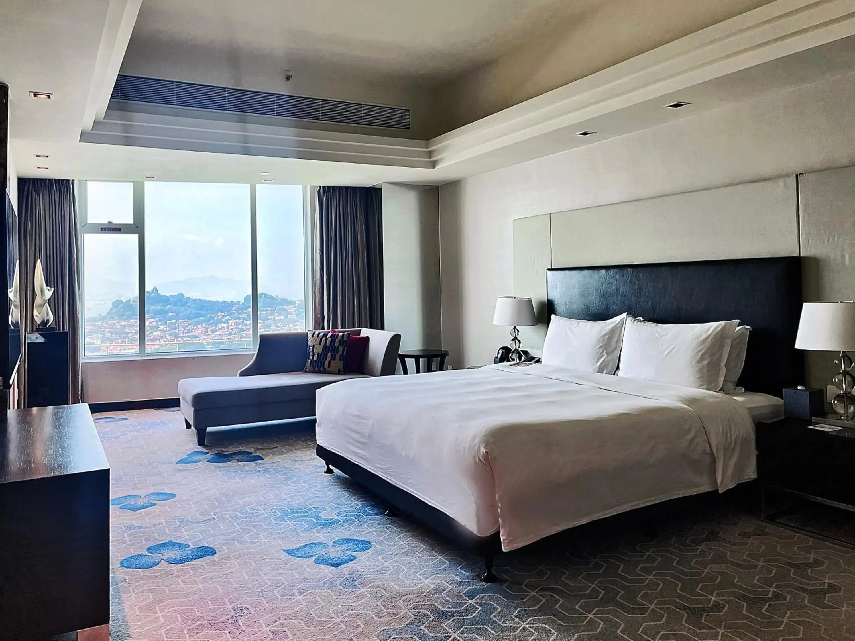 Executive Gulangyu Sea View Suite in Swiss Grand Xiamen Executive Gulangyu Sea View Suite in Swiss Grand Xiamen