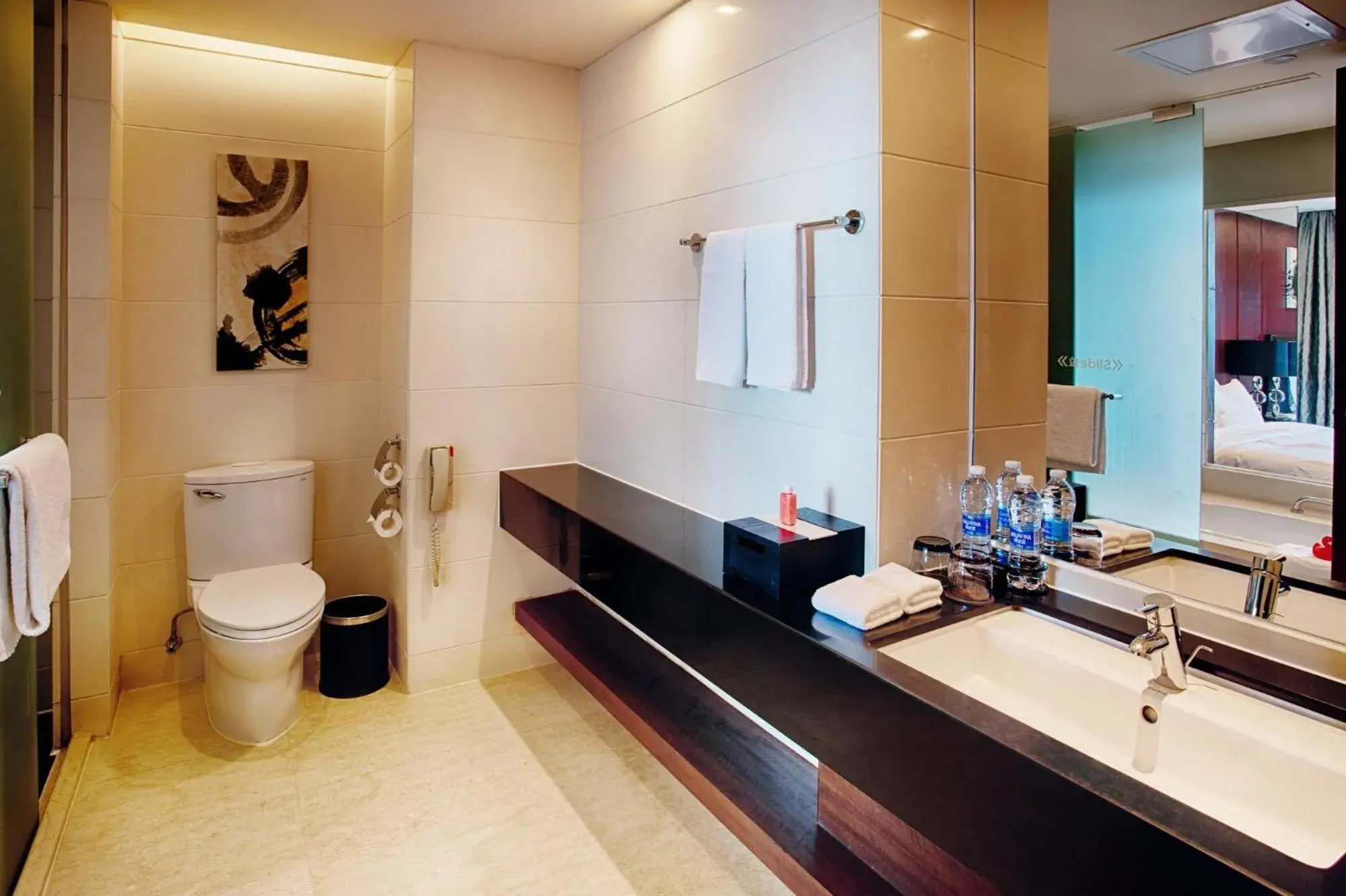 Toilet in Swiss Grand Xiamen-Harbour View Toilet in Swiss Grand Xiamen-Harbour View