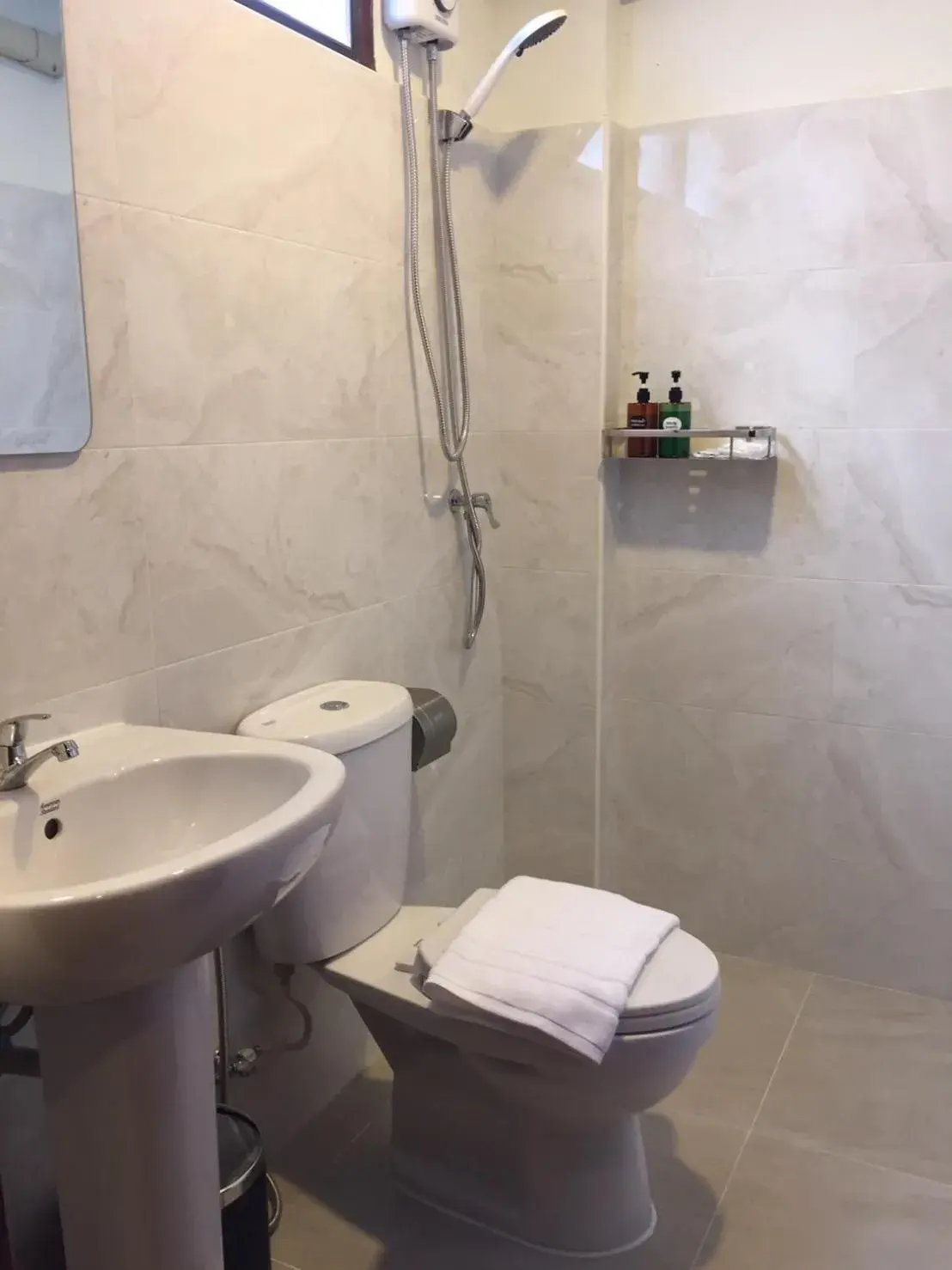 Property building in Ben Guesthouse Property building in Ben Guesthouse