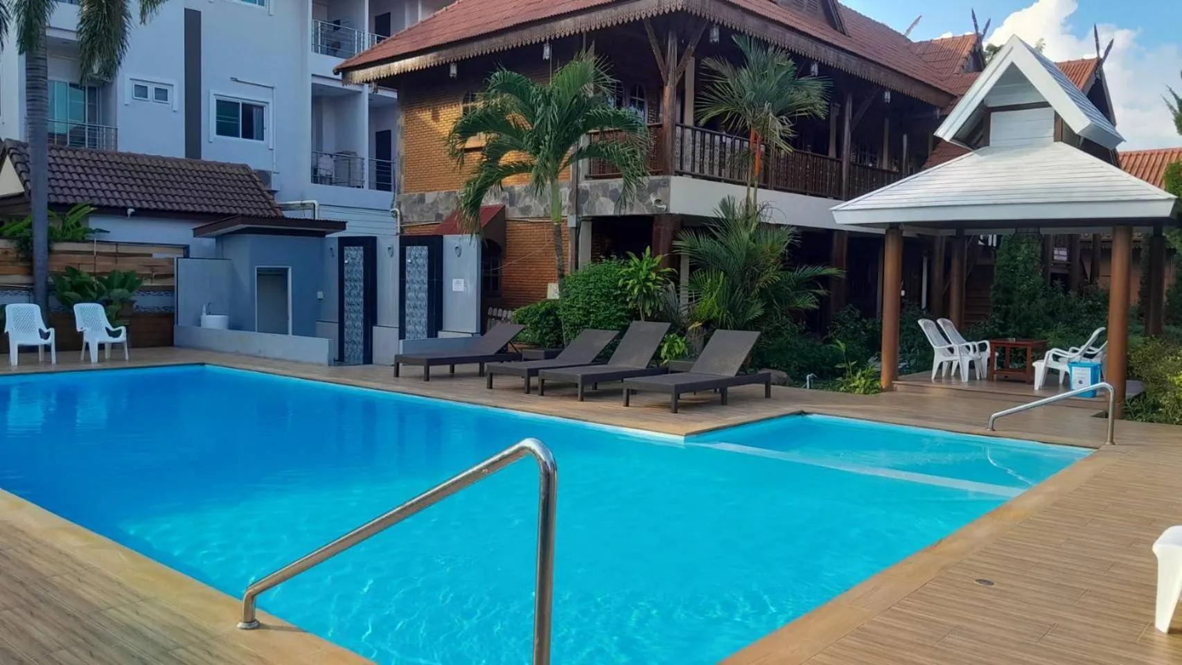 Swimming pool in Ben Guesthouse
