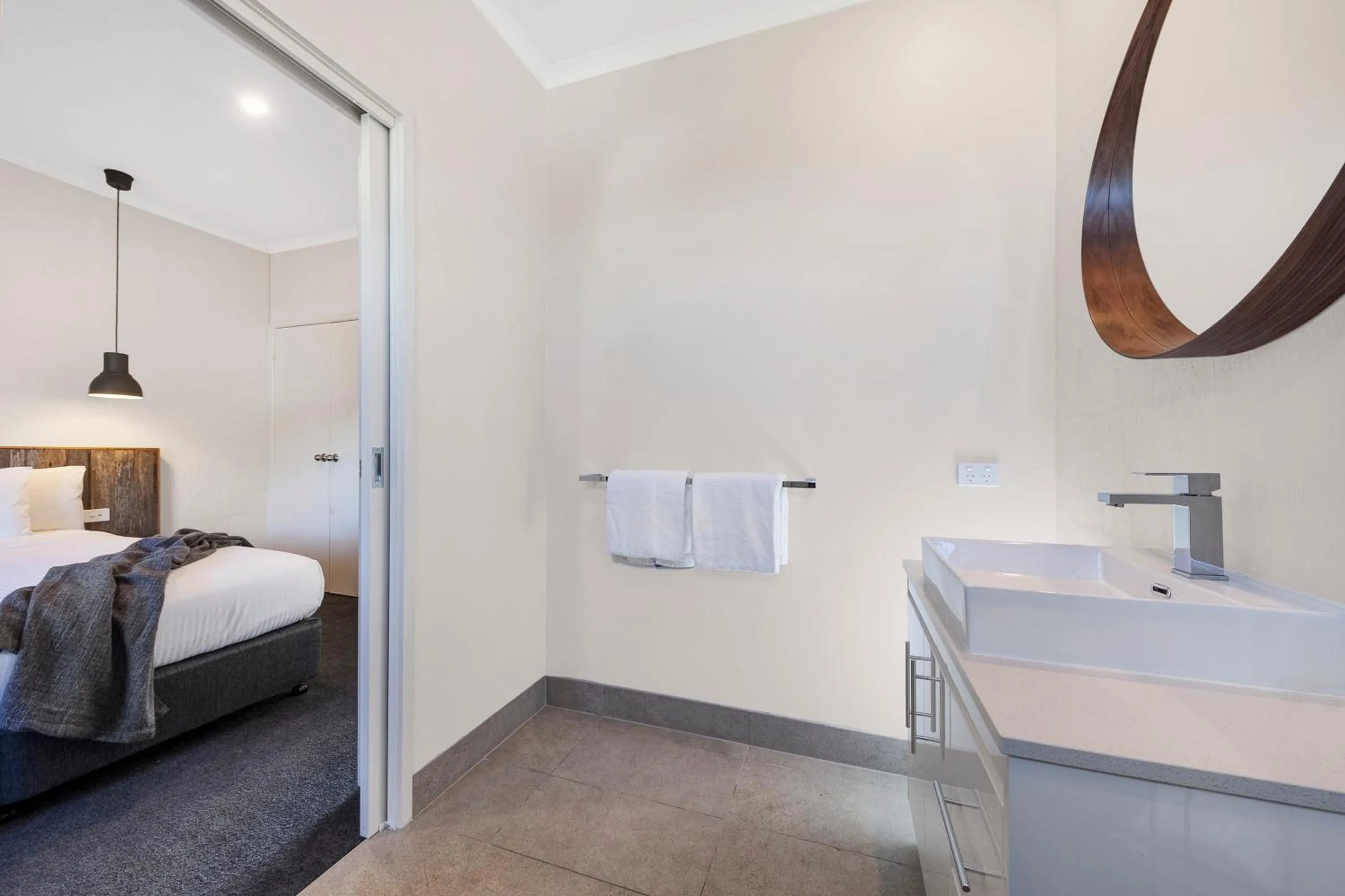 Bed in Moonlight Bay Apartments