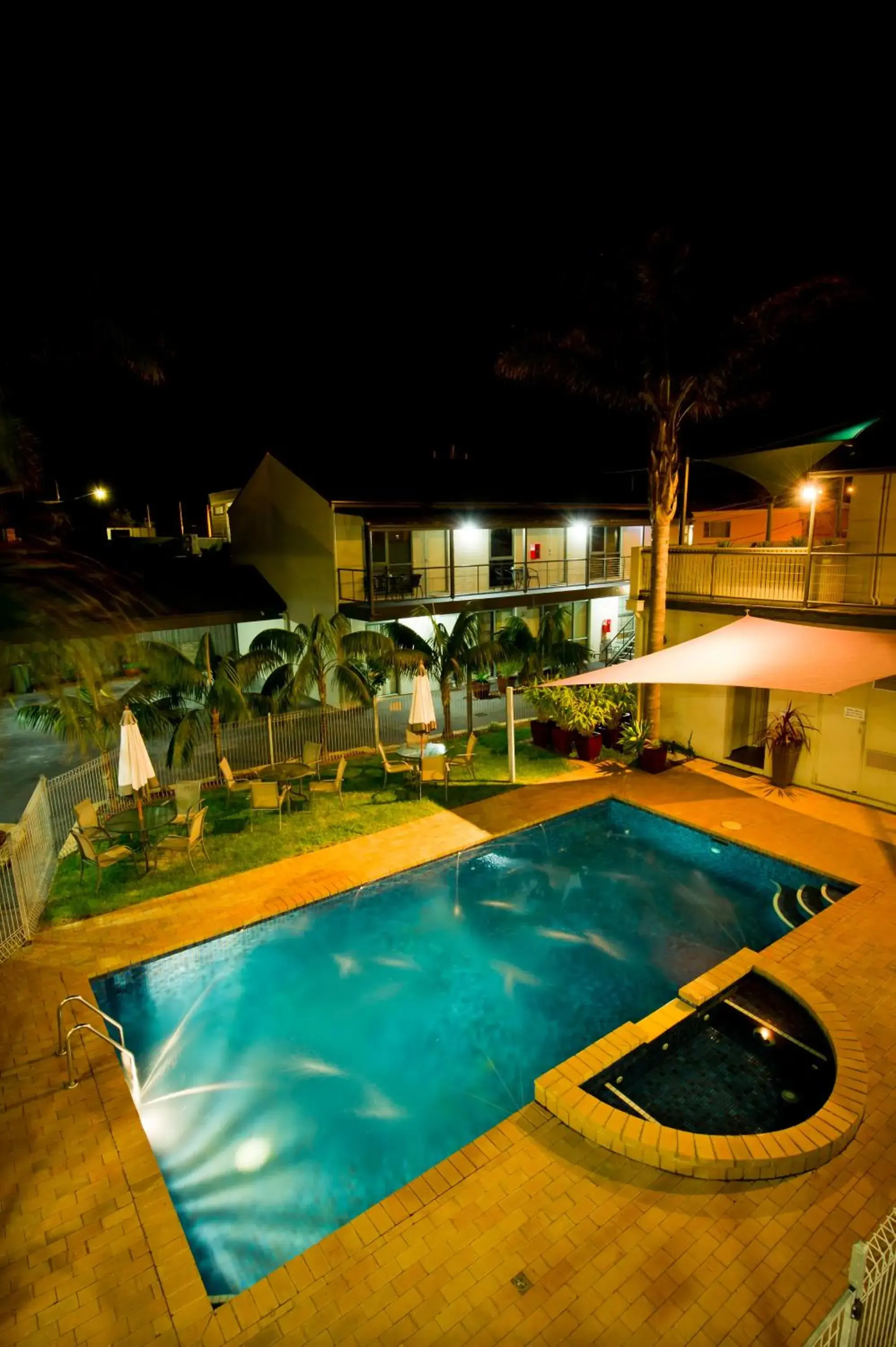 Swimming pool in Moonlight Bay Apartments Swimming pool in Moonlight Bay Apartments