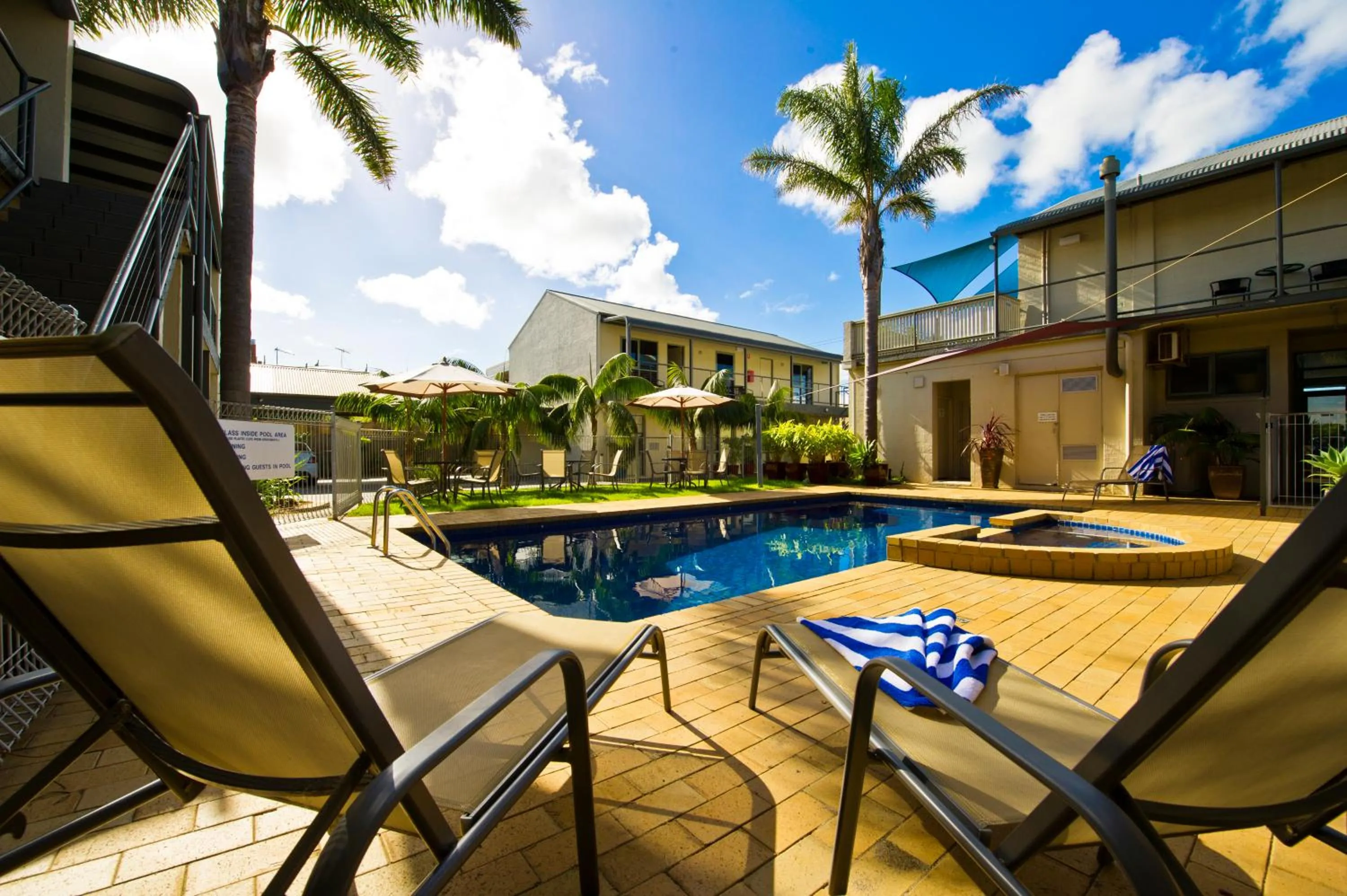 Swimming pool in Moonlight Bay Apartments