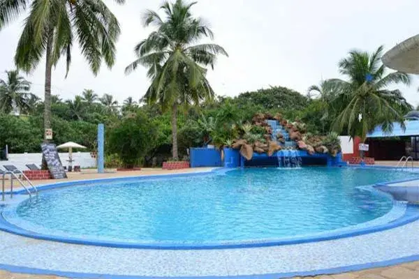 Swimming pool in Paradise Village Beach Resort Swimming pool in Paradise Village Beach Resort