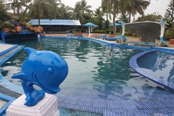 Swimming pool in Paradise Village Beach Resort
