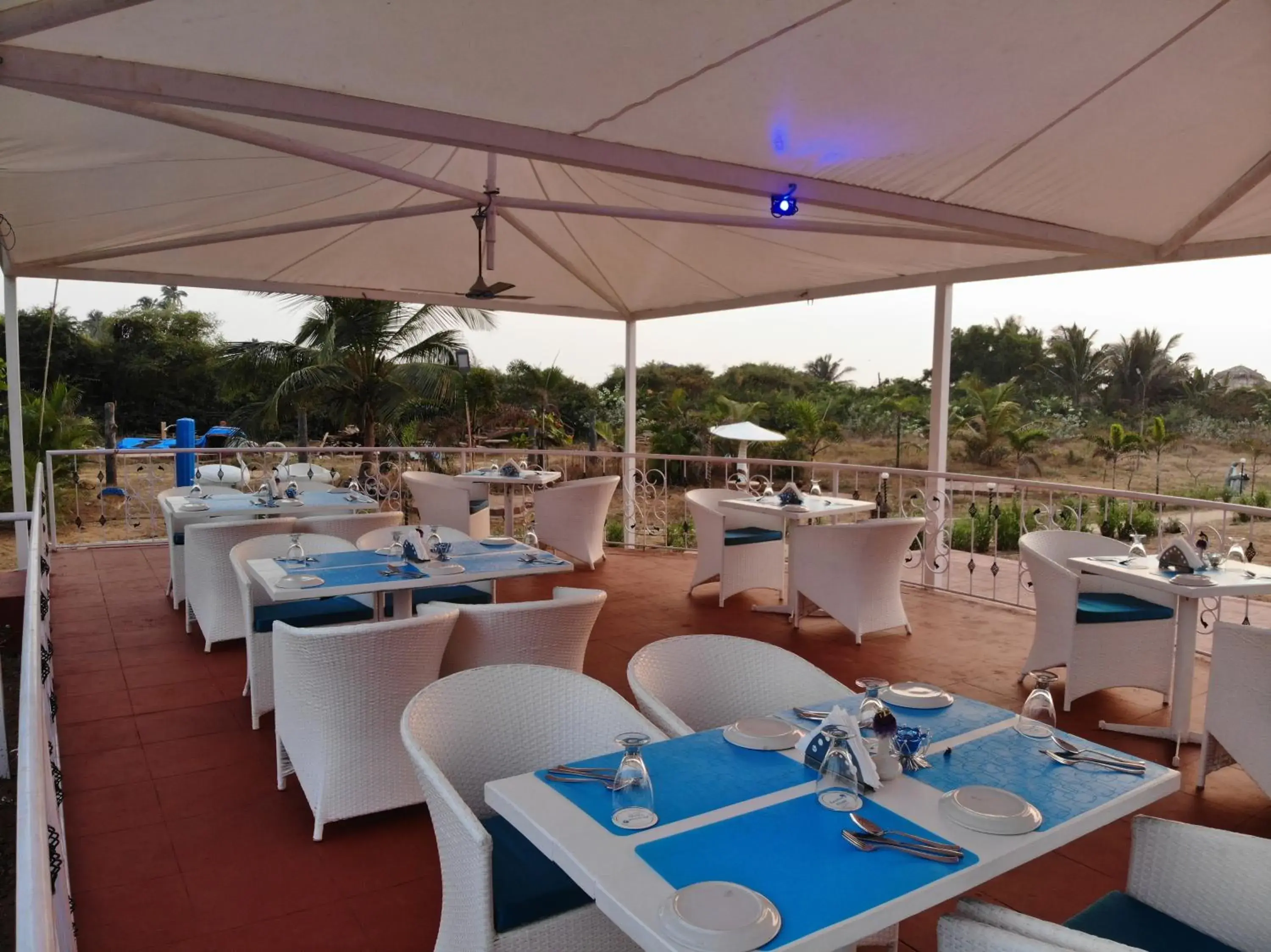 Restaurant/places to eat in Paradise Village Beach Resort Restaurant/places to eat in Paradise Village Beach Resort