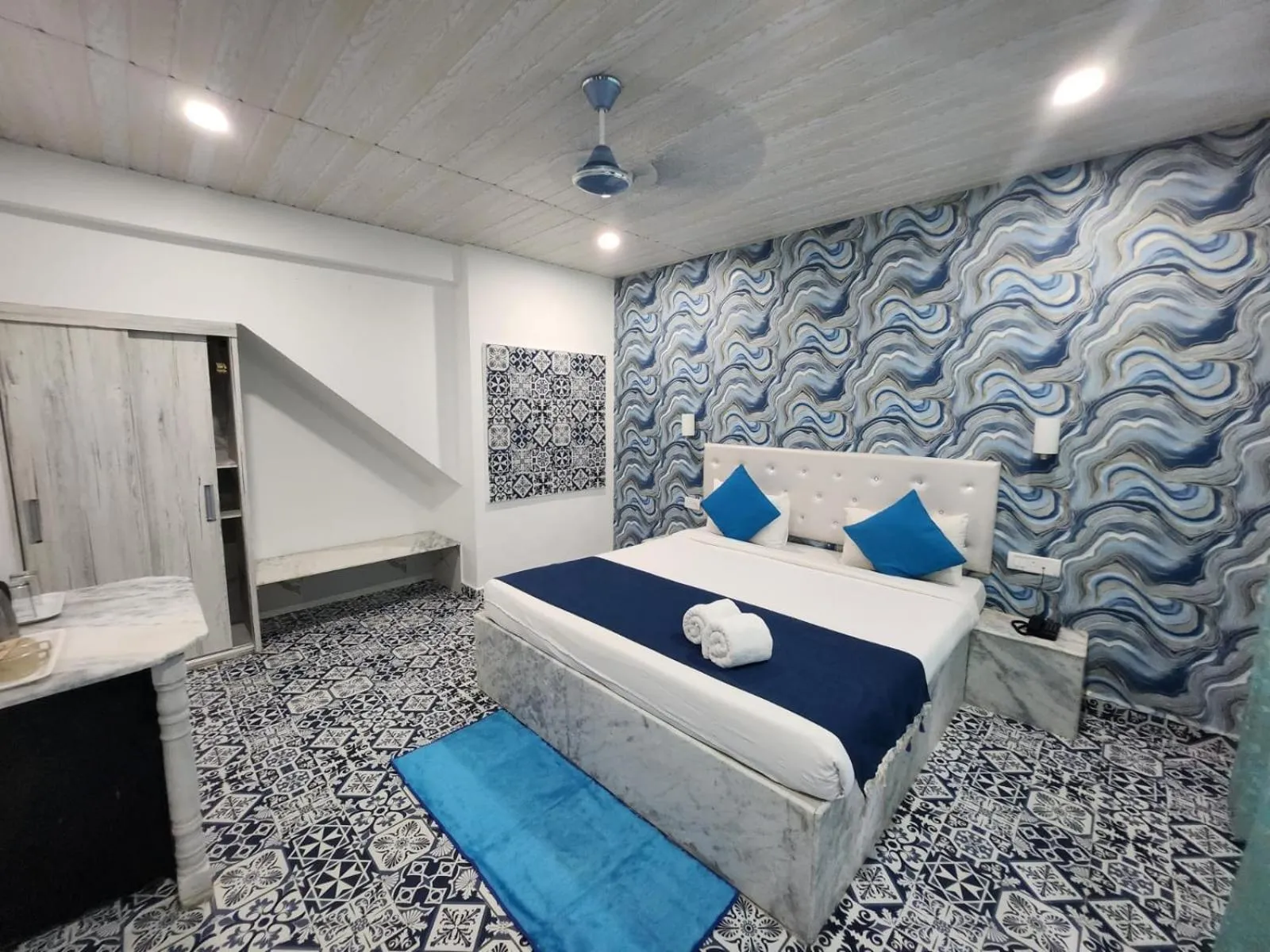 Bedroom, Bed in Paradise Village Beach Resort