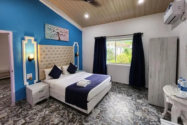 Bedroom, Bed in Paradise Village Beach Resort