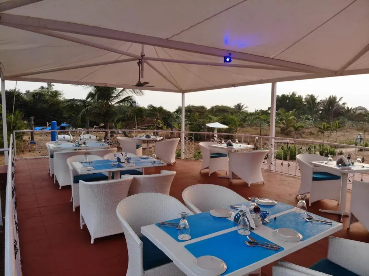 Restaurant/places to eat in Paradise Village Beach Resort Restaurant/places to eat in Paradise Village Beach Resort