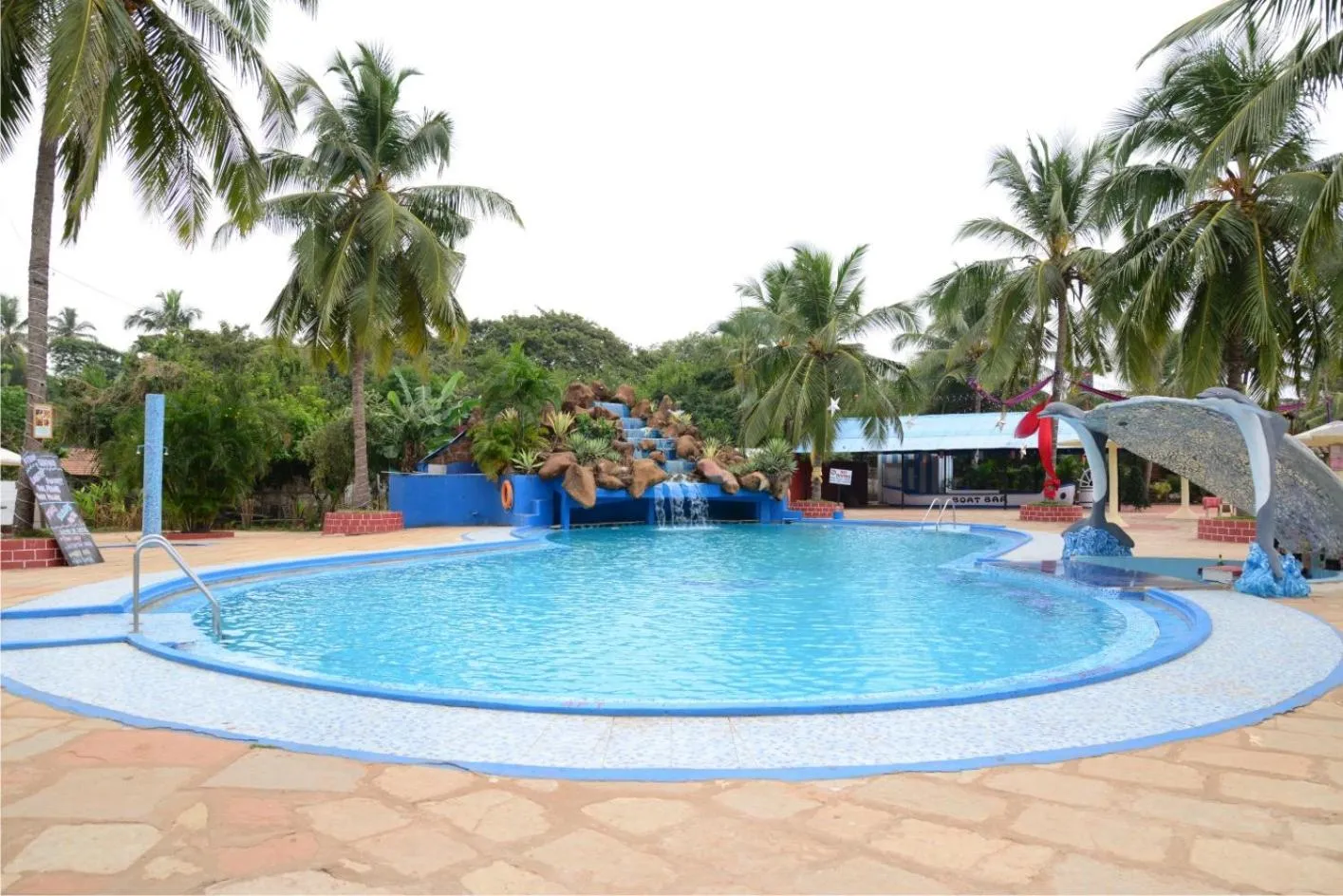 Swimming pool in Paradise Village Beach Resort