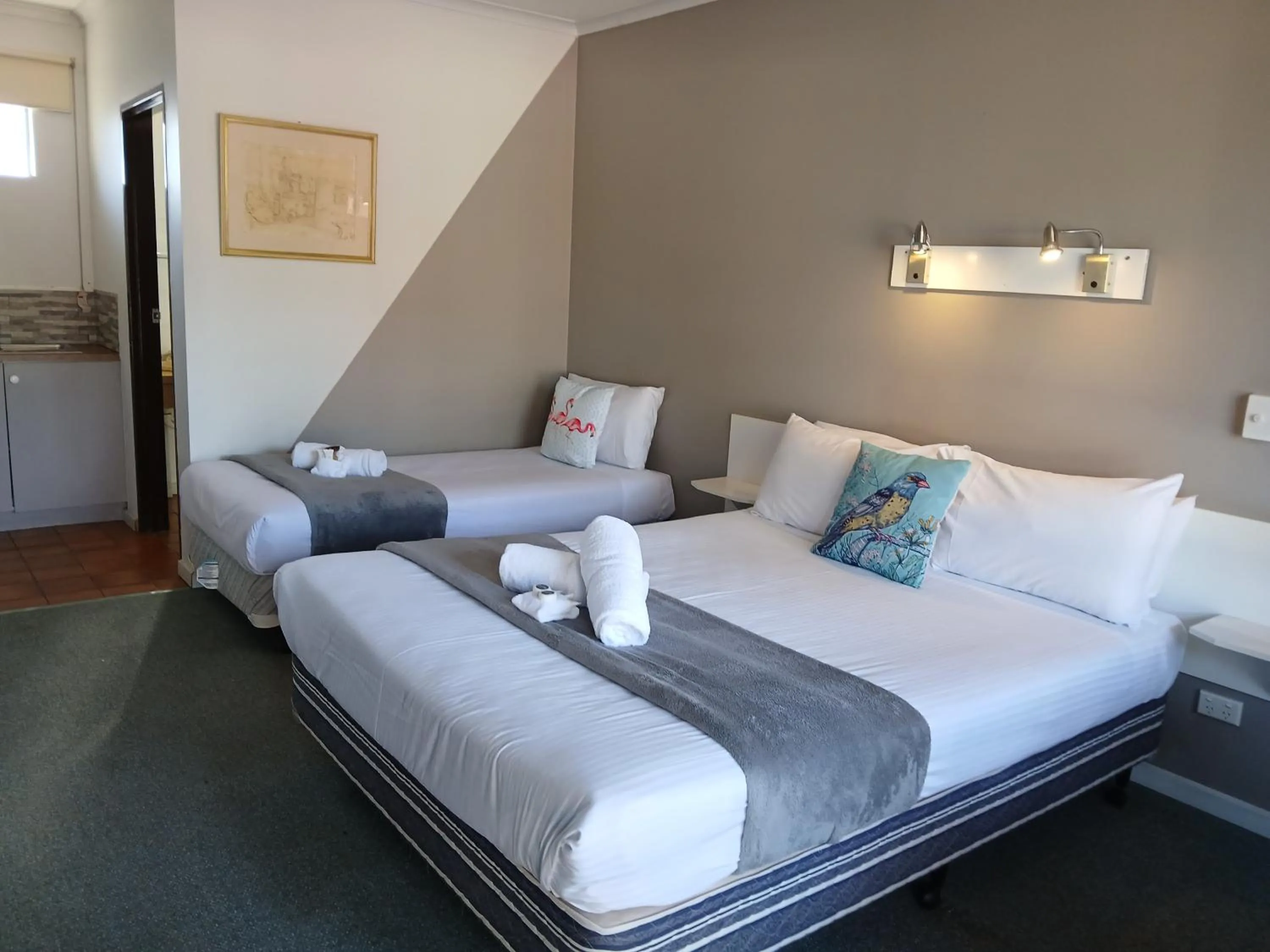 Bed in Birch Motel Tocumwal Previously Known as Kanimbla Motor Inn