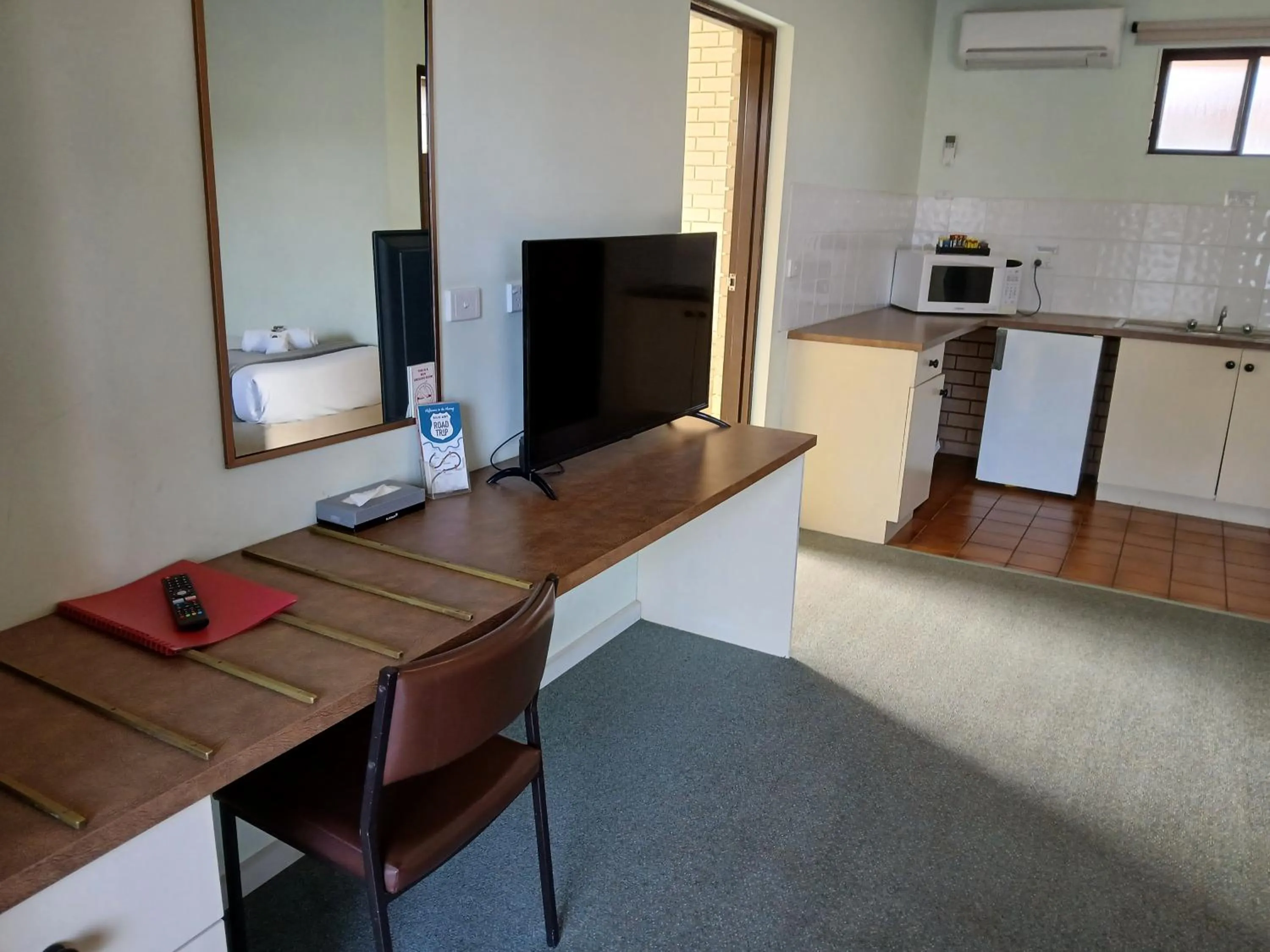 Kitchen or kitchenette in Birch Motel Tocumwal Previously Known as Kanimbla Motor Inn