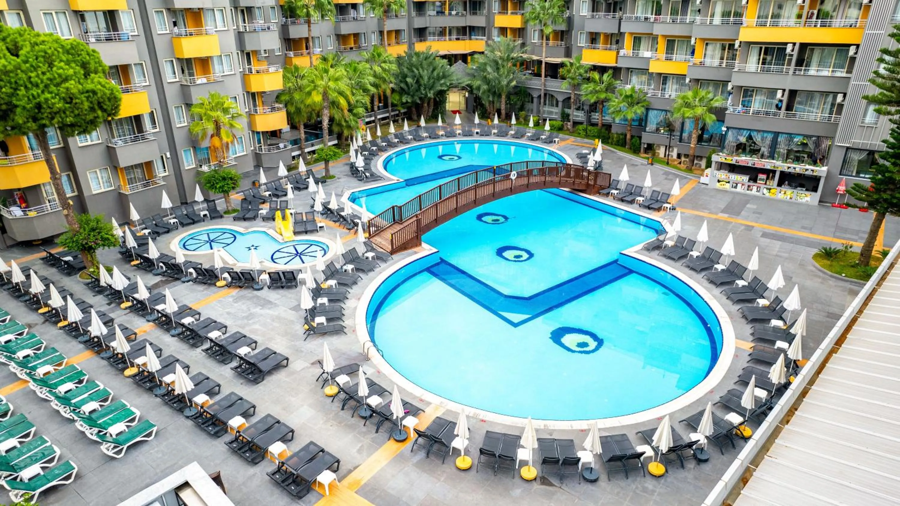 Swimming pool in Senza Grand Santana Hotel - Ultra All Inclusive