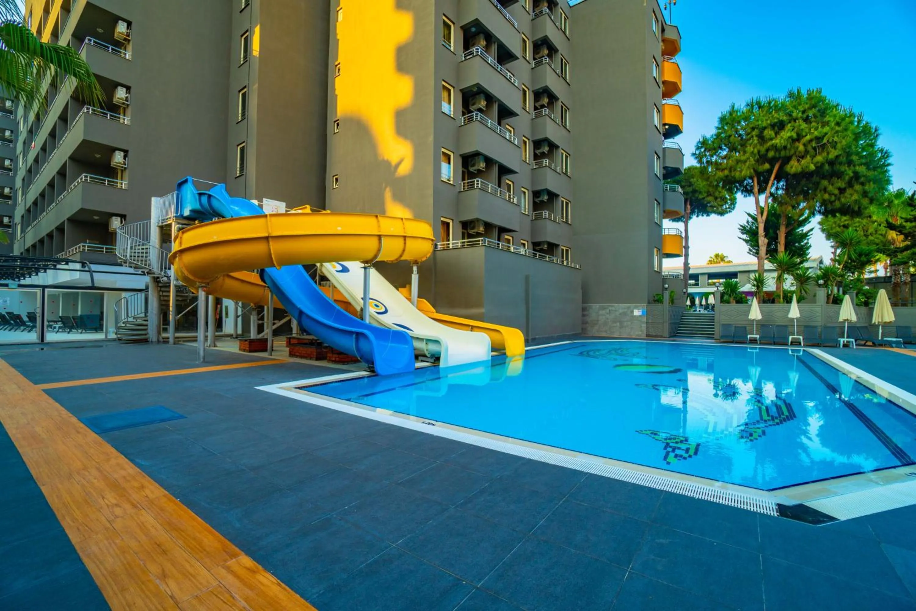 Swimming pool in Senza Grand Santana Hotel - Ultra All Inclusive