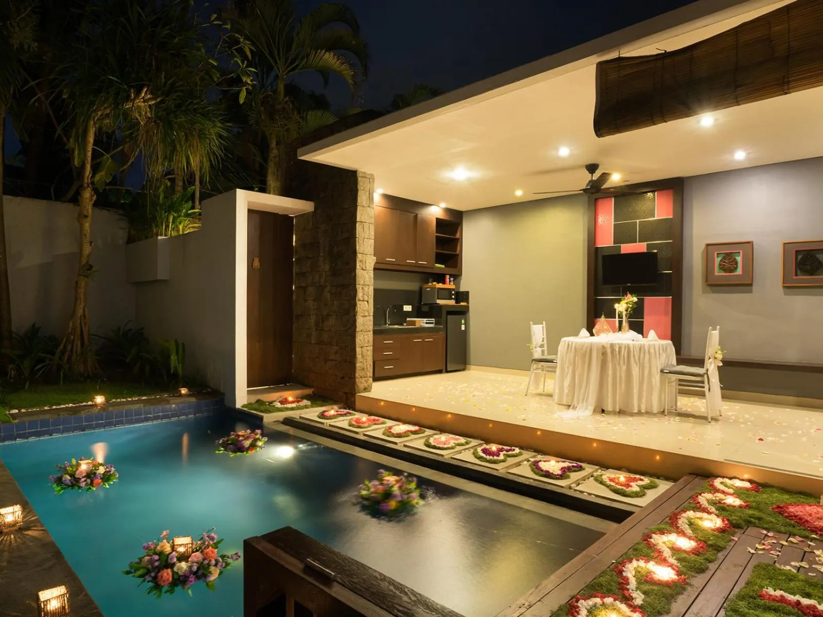 Dining area in Samaja Beachside Villas