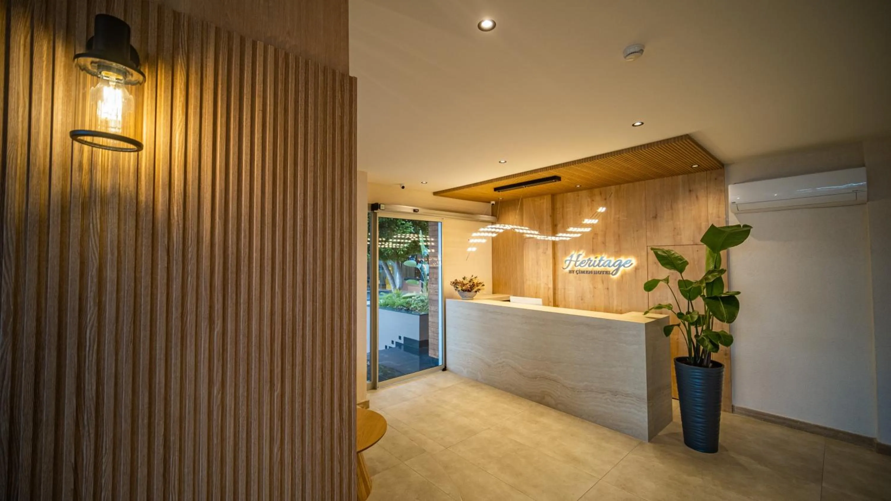 Lobby or reception in Heritage by Cimen Hotel