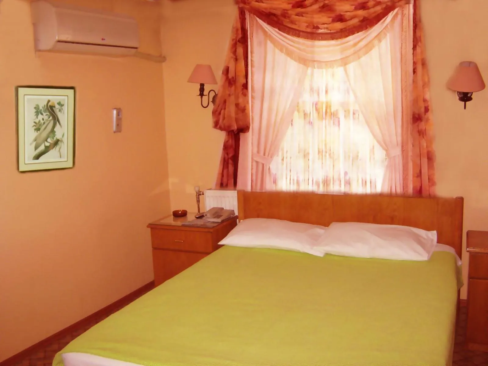 Photo of the whole room, Bed in Yunus Hotel