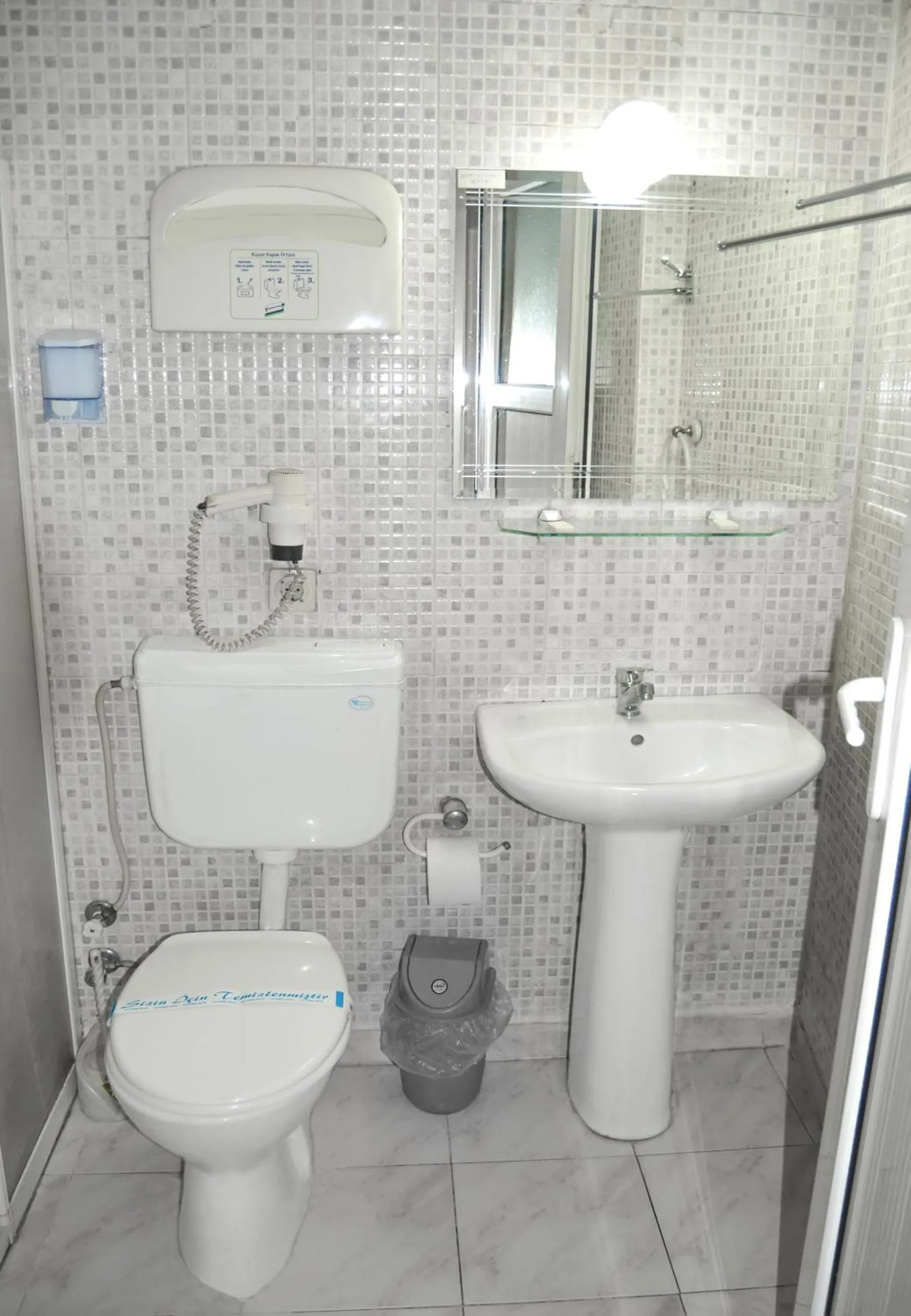 Bathroom in Yunus Hotel