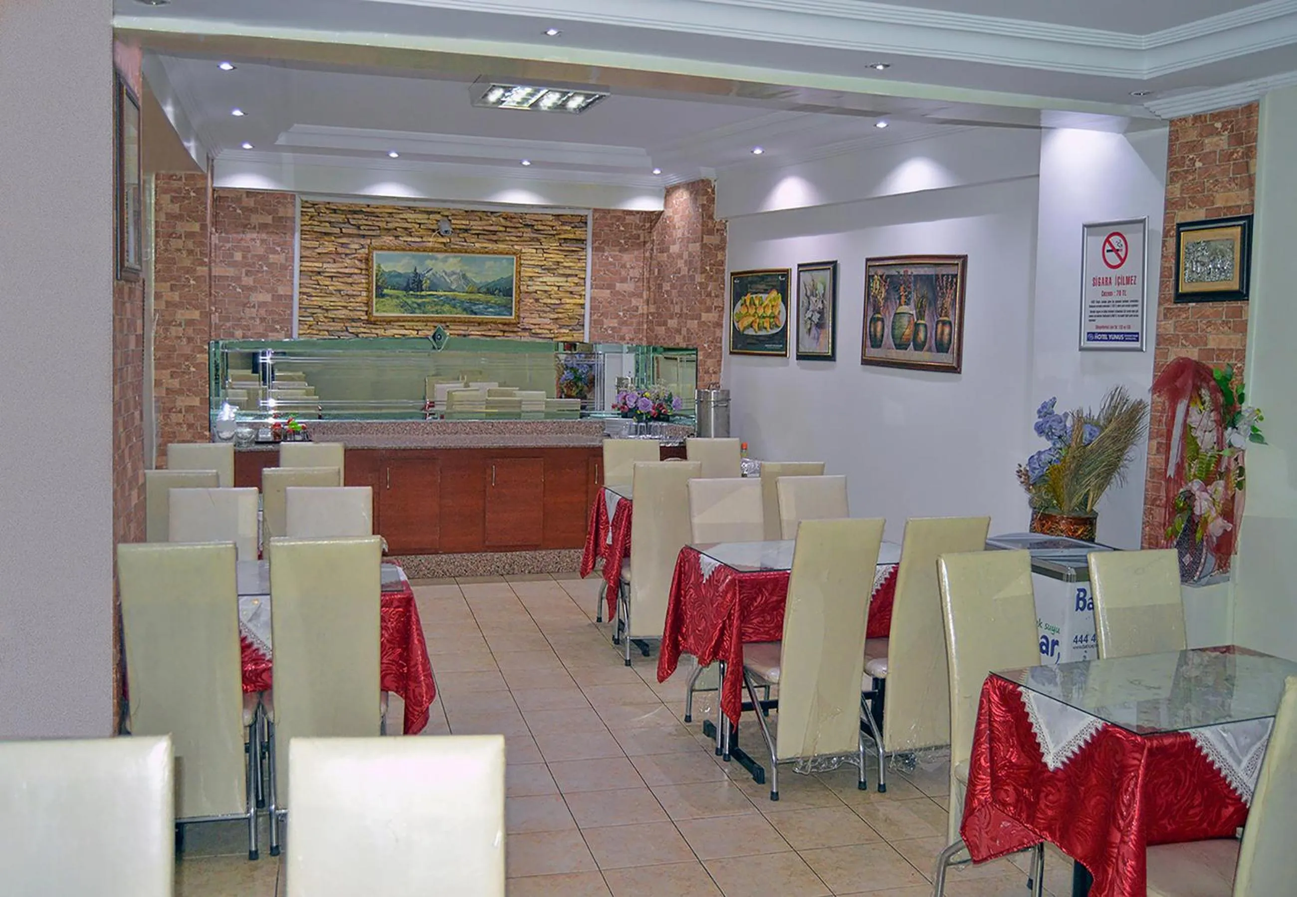Restaurant/places to eat in Yunus Hotel