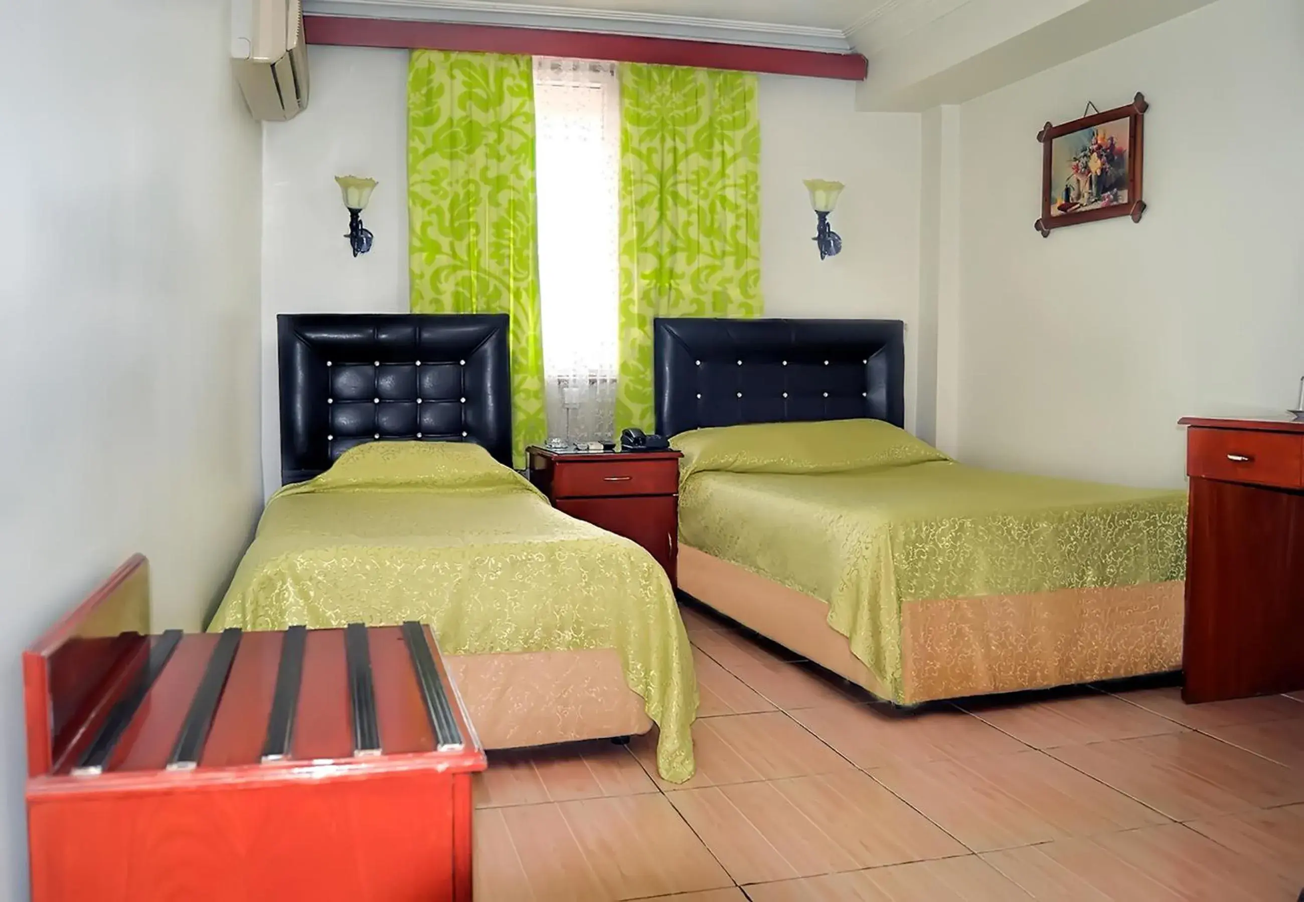 Triple Room (2 Adults + 1 Child) in Yunus Hotel Triple Room (2 Adults + 1 Child) in Yunus Hotel