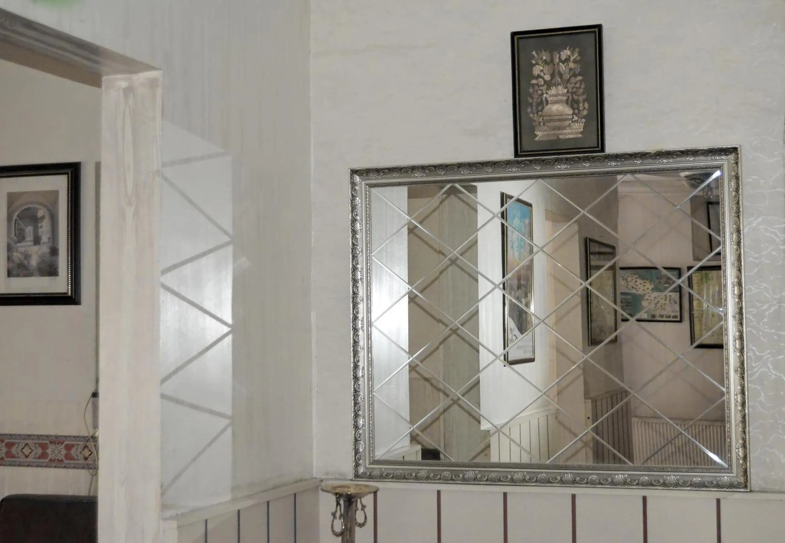 Decorative detail in Yunus Hotel