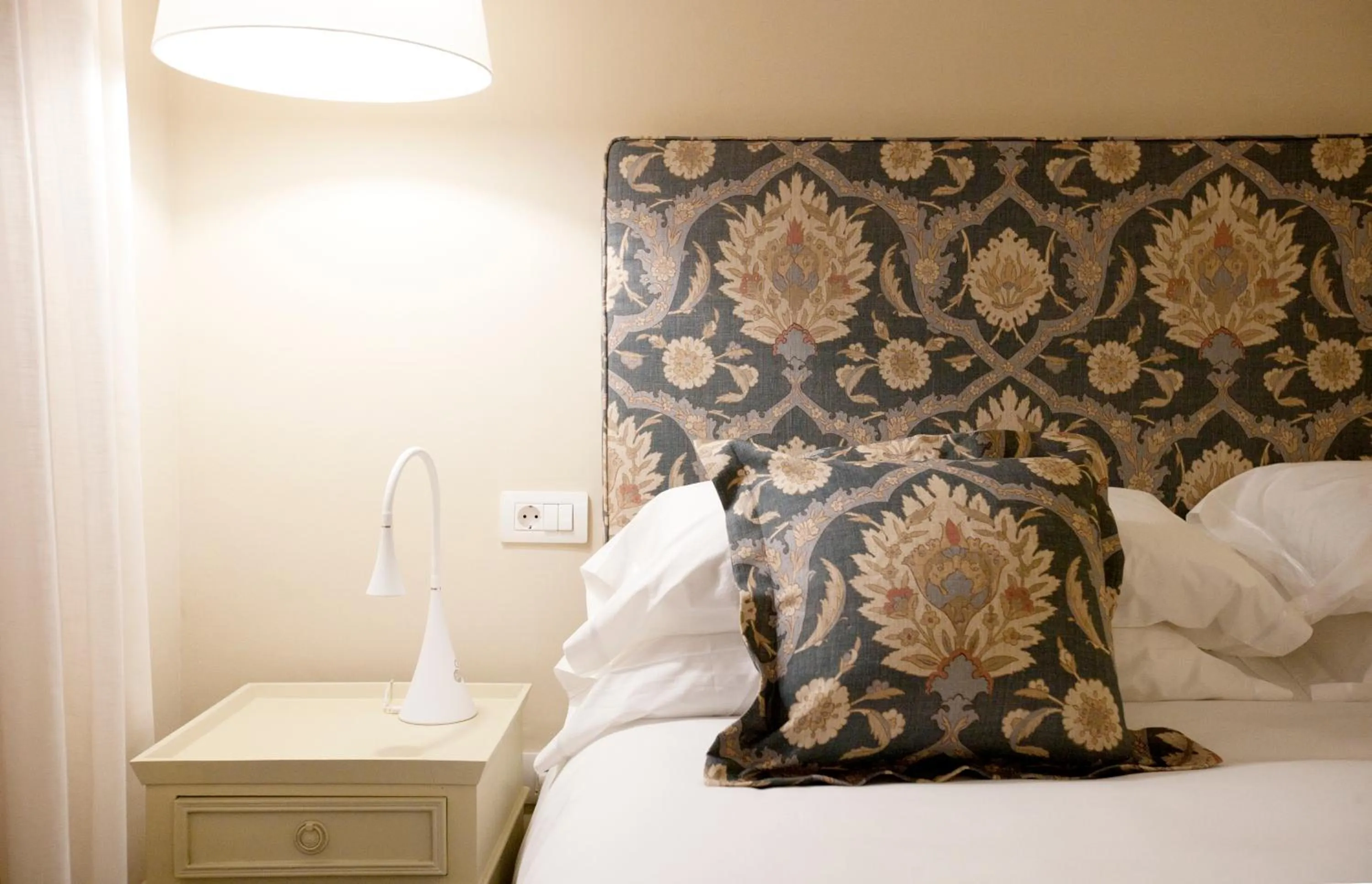 Decorative detail, Bed in Suites de Franchy