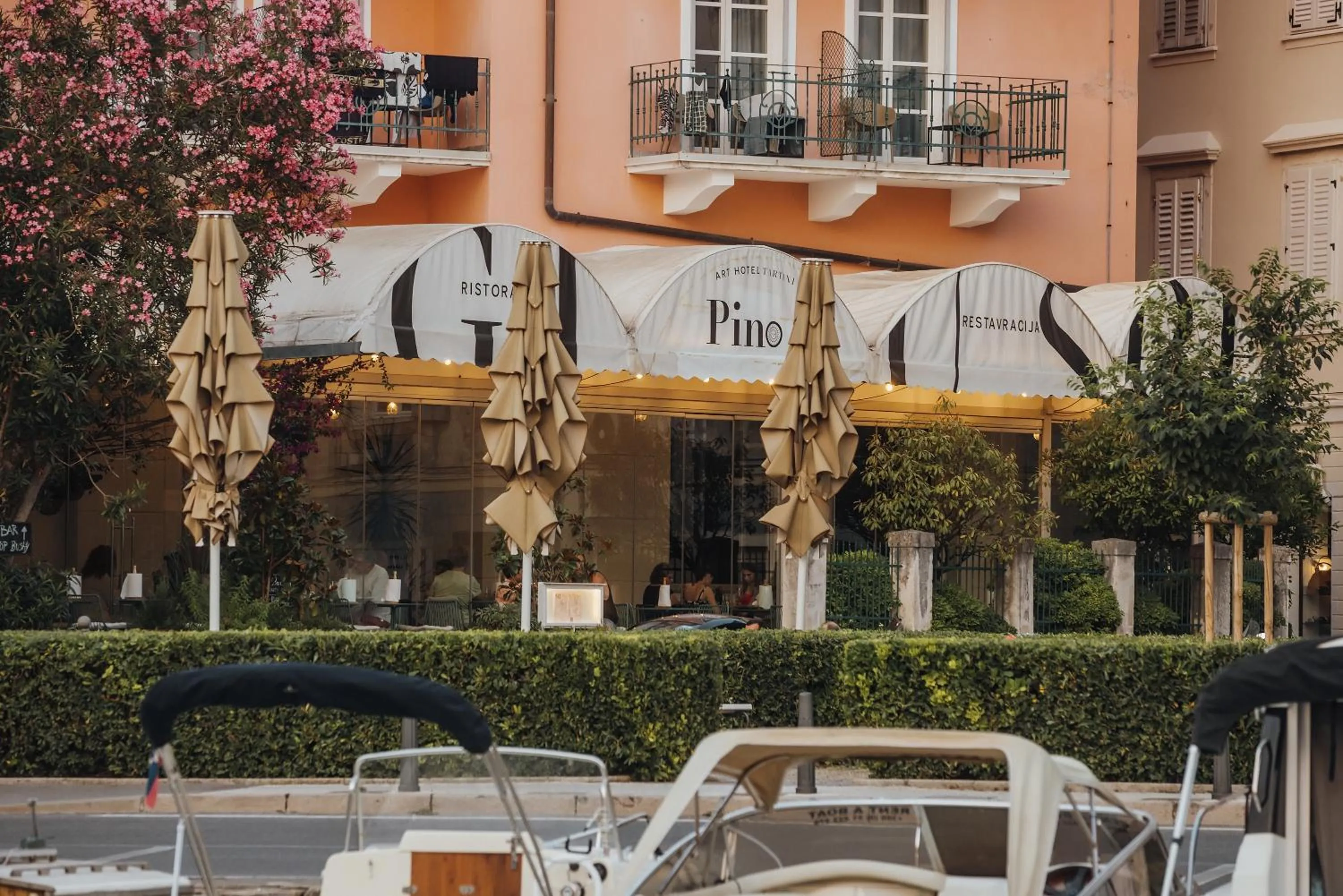 Restaurant/places to eat in Art Hotel Tartini